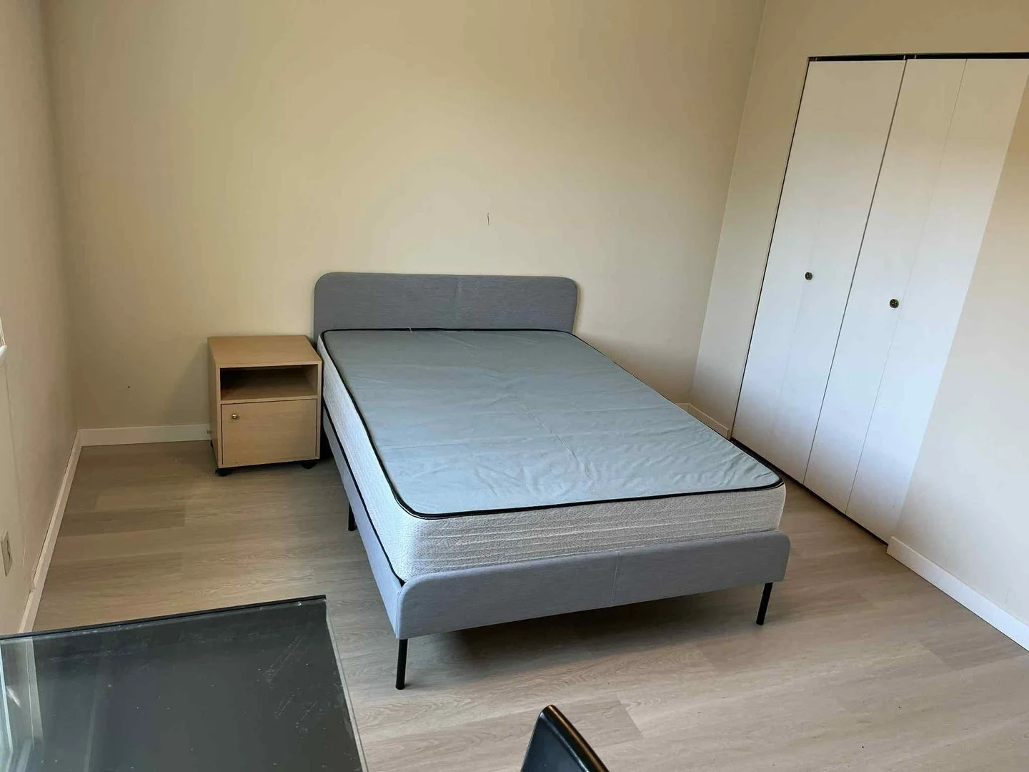 Bedroom 03-3.jpg