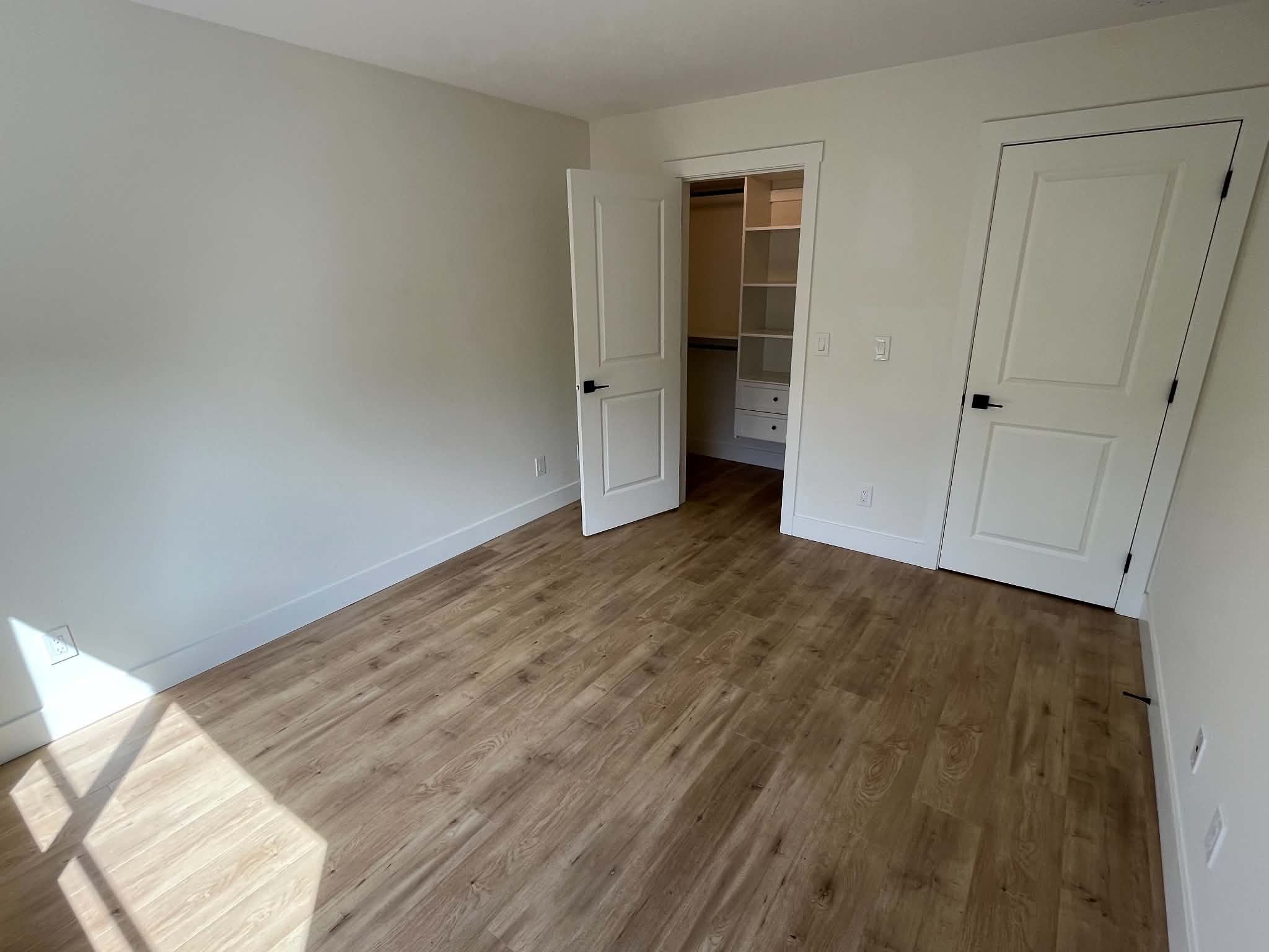 Master Bedroom 03.jpg