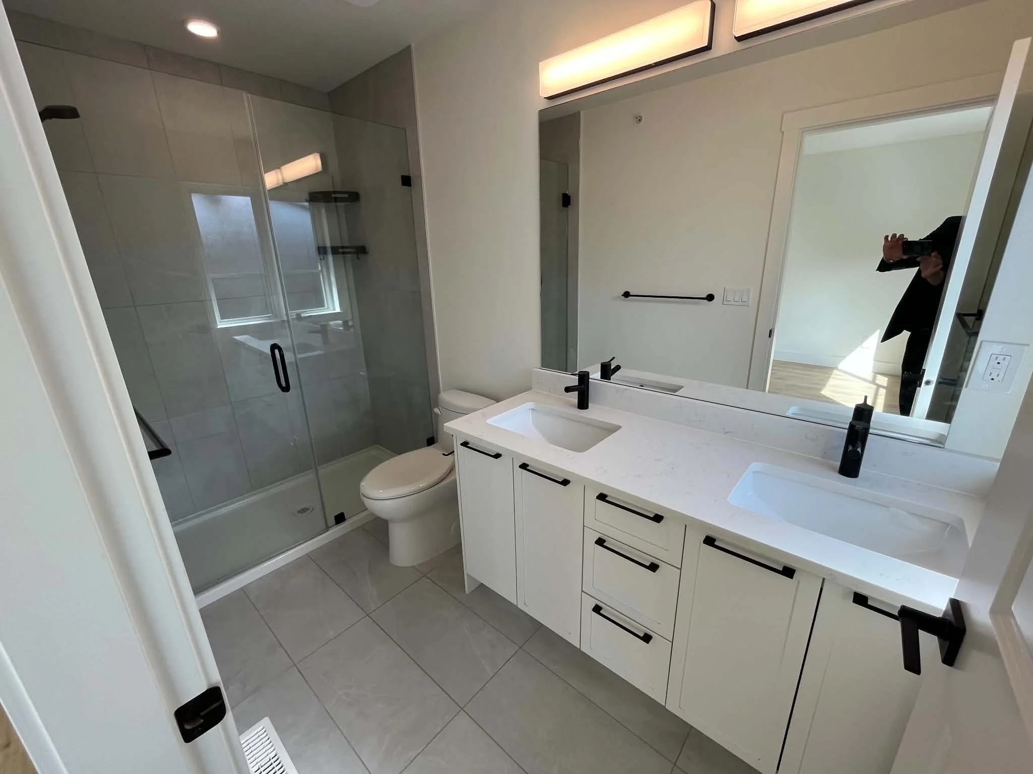 Master Ensuite.jpg