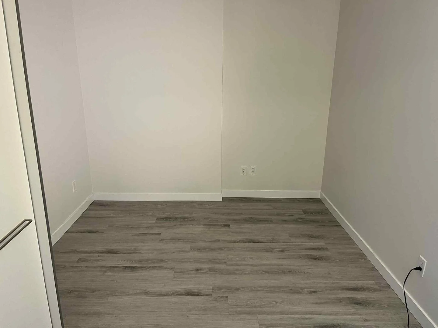2nd bedroom 03.jpg
