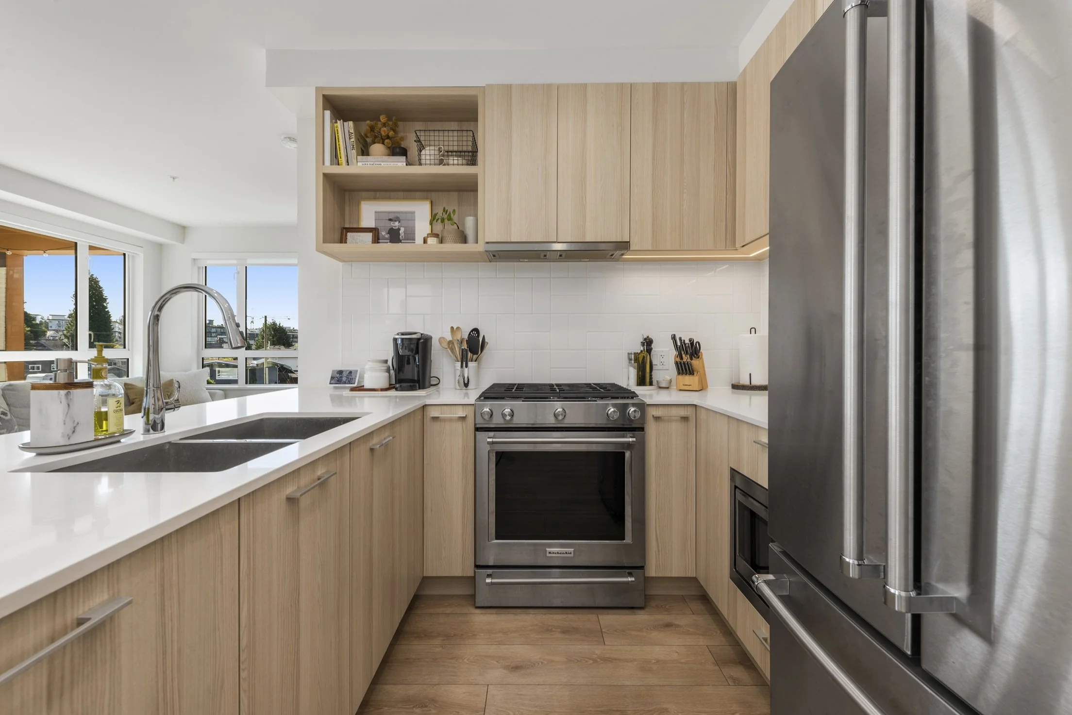 Kitchen 02.jpeg