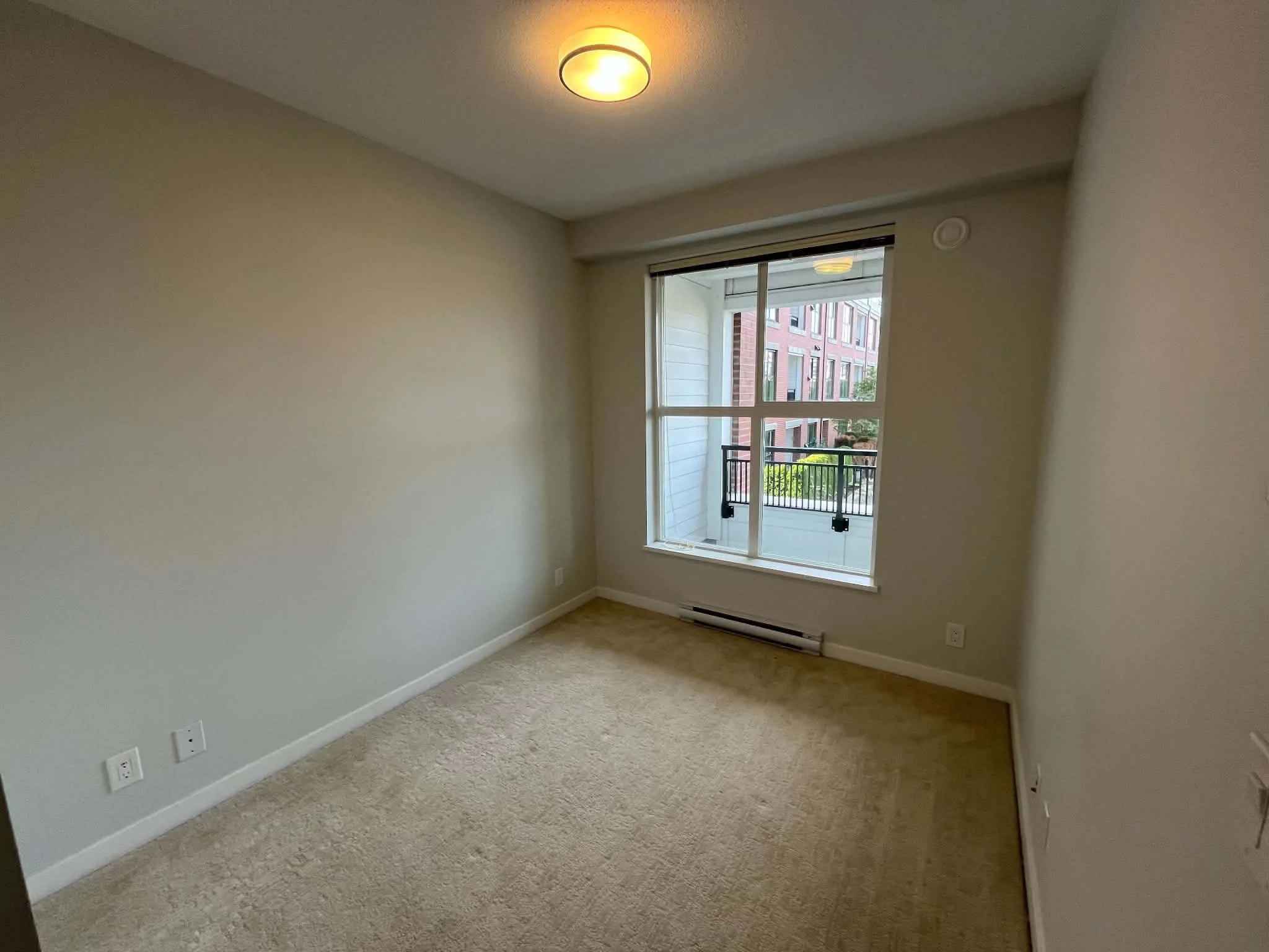 Master Bedroom 02.jpg