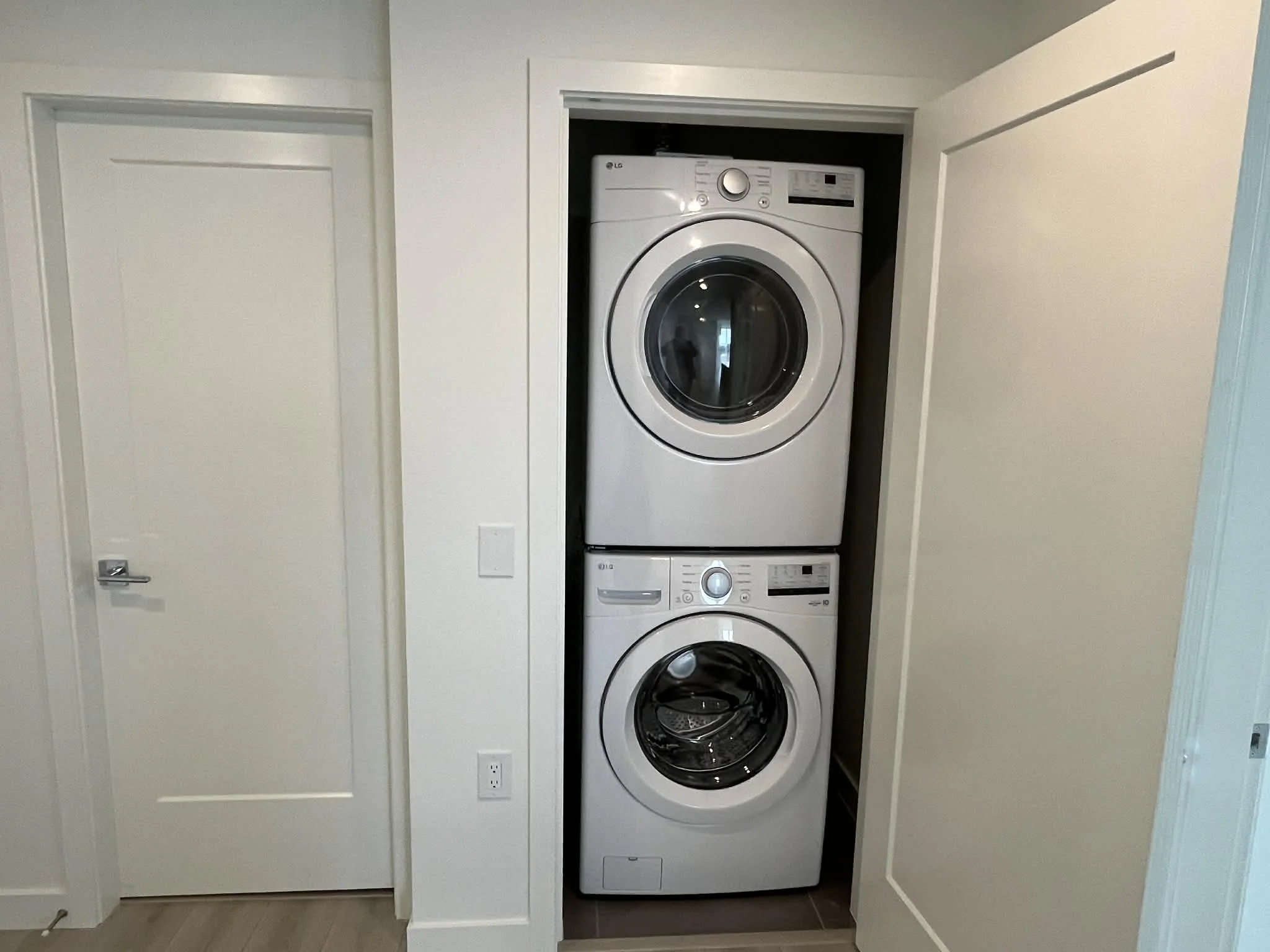 Washer & Dryer.jpg