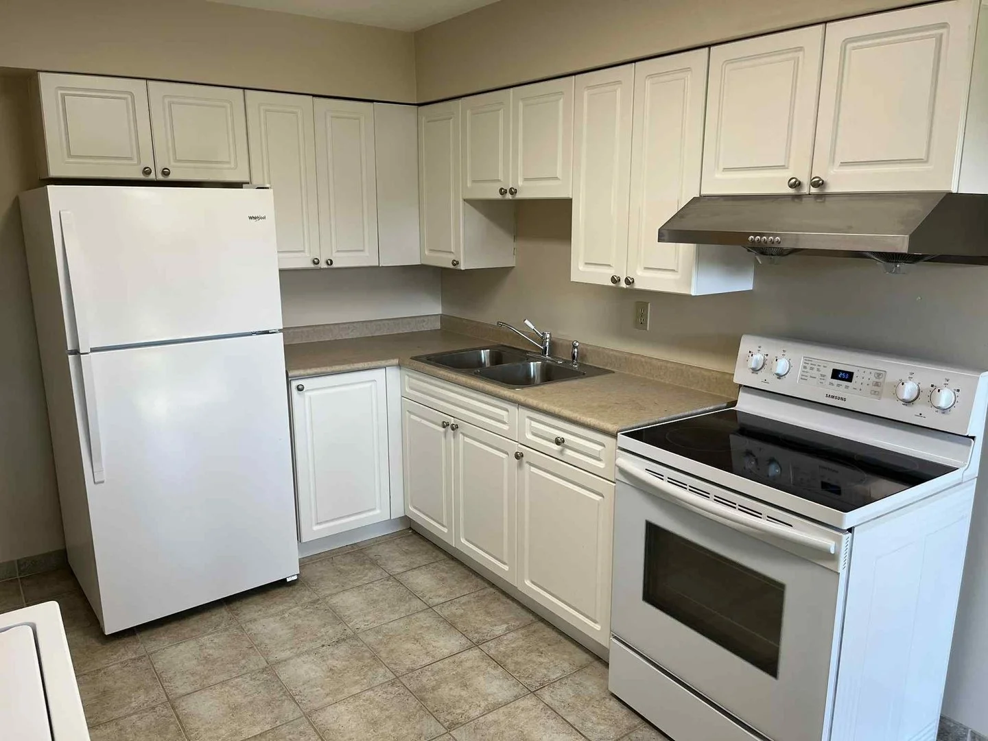 Kitchen 03.jpg