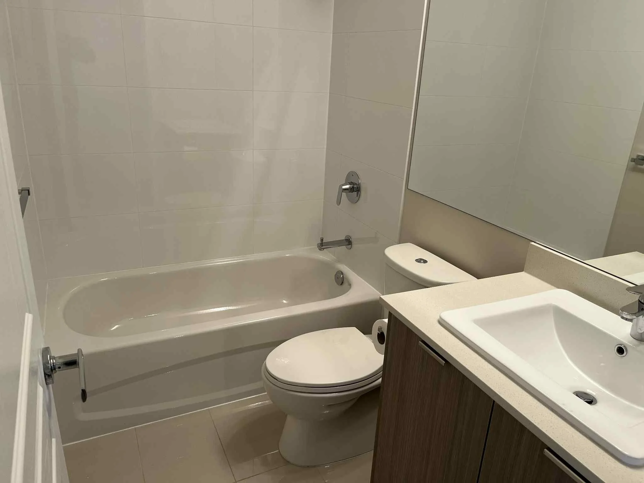 Hallway Bathroom - Copy.jpg