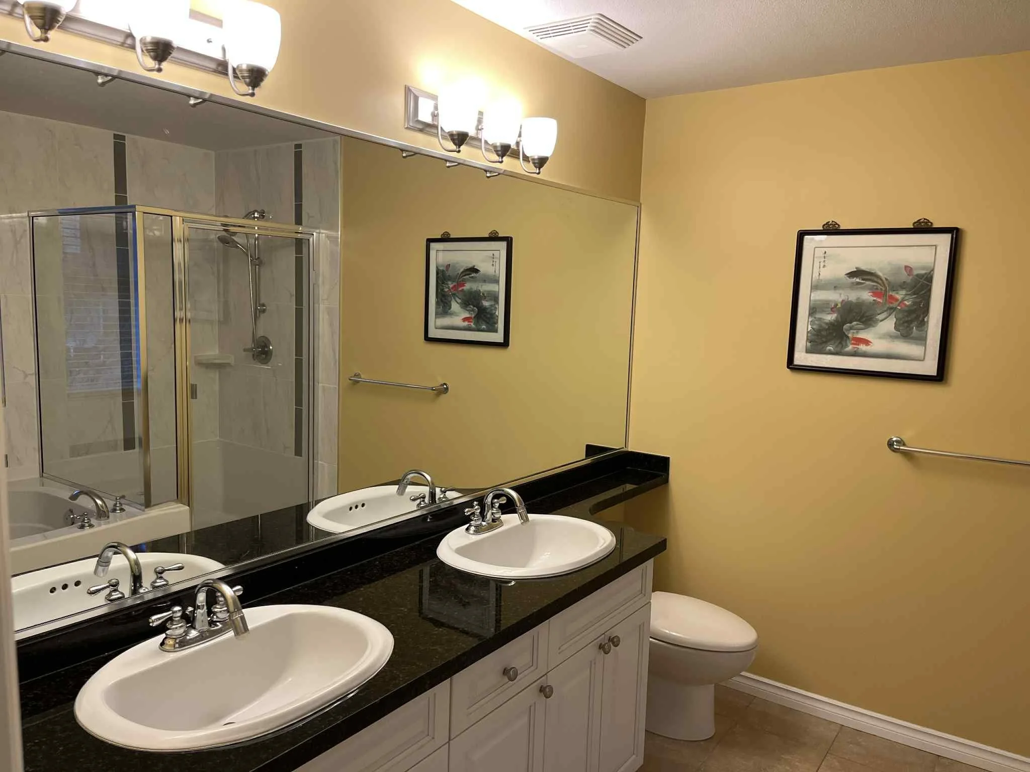 Master Ensuite 02.jpg