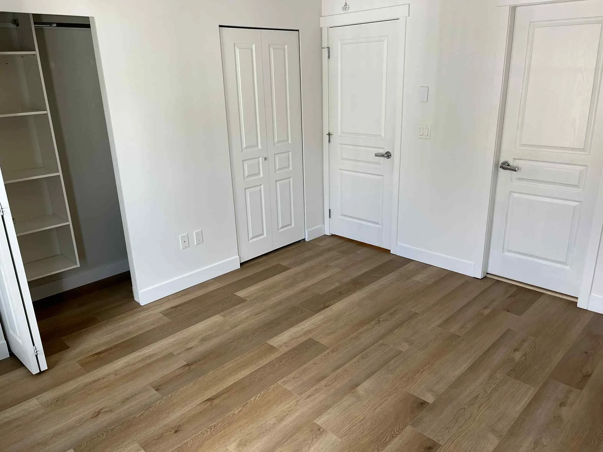 Master Bedroom 03 - Copy.jpg