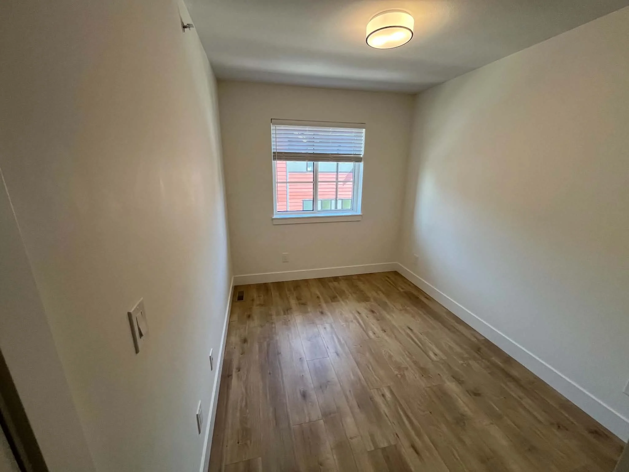 2nd bedroom 02.jpg