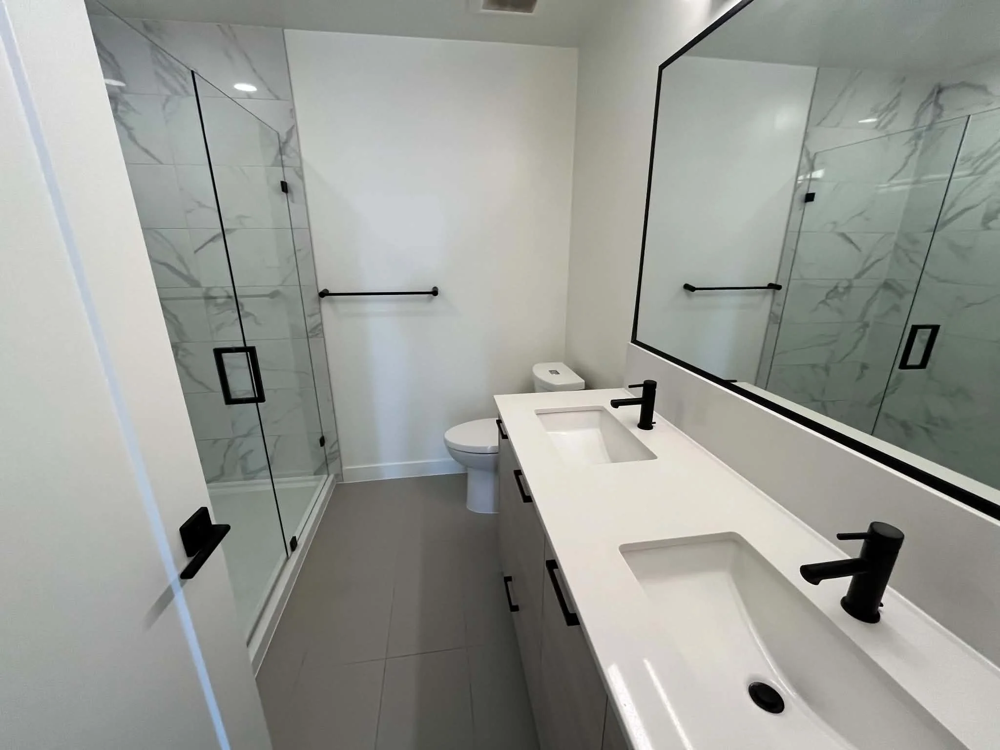 Master Ensuite 02.jpg