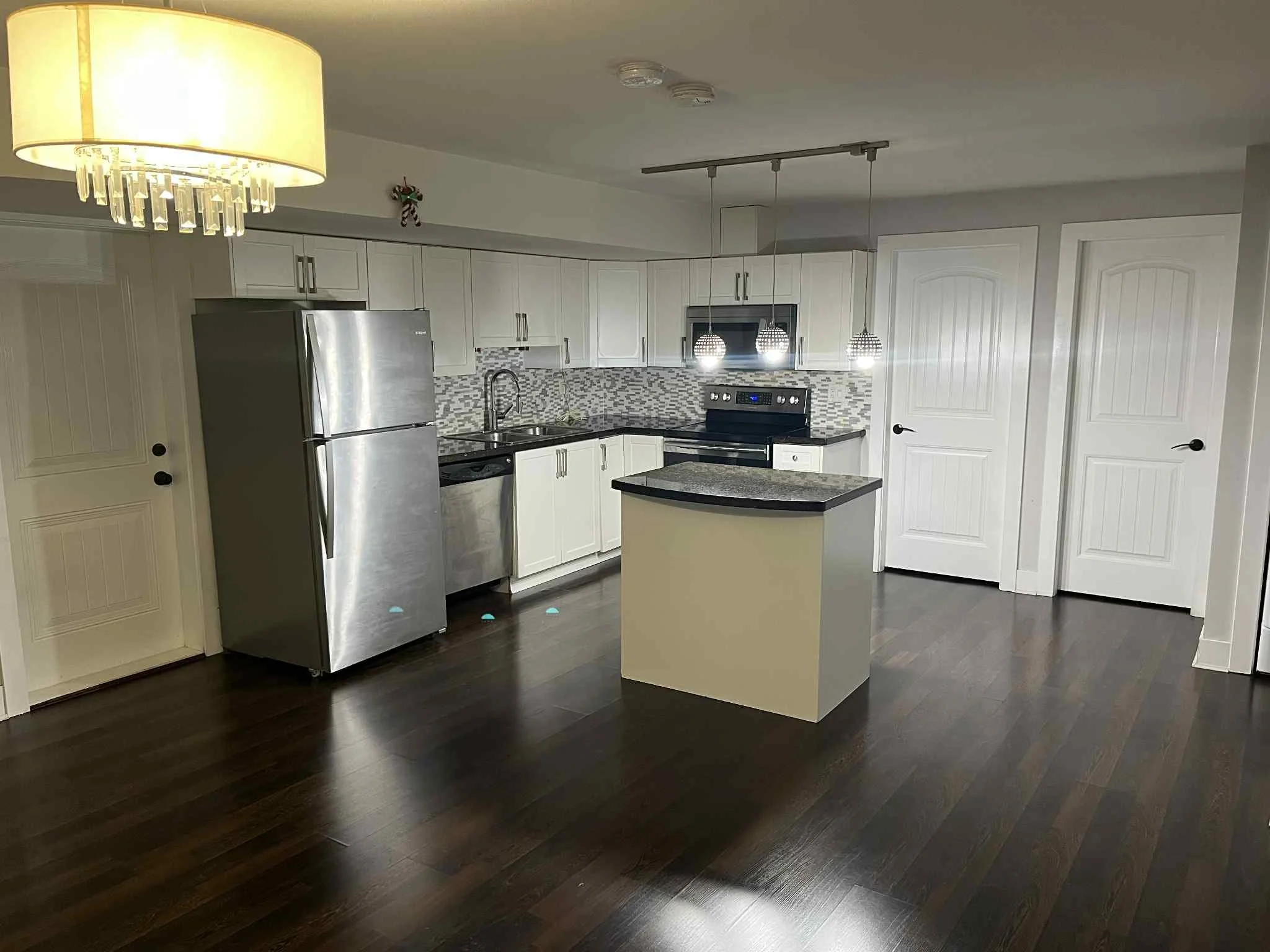 kitchen 04.jpg