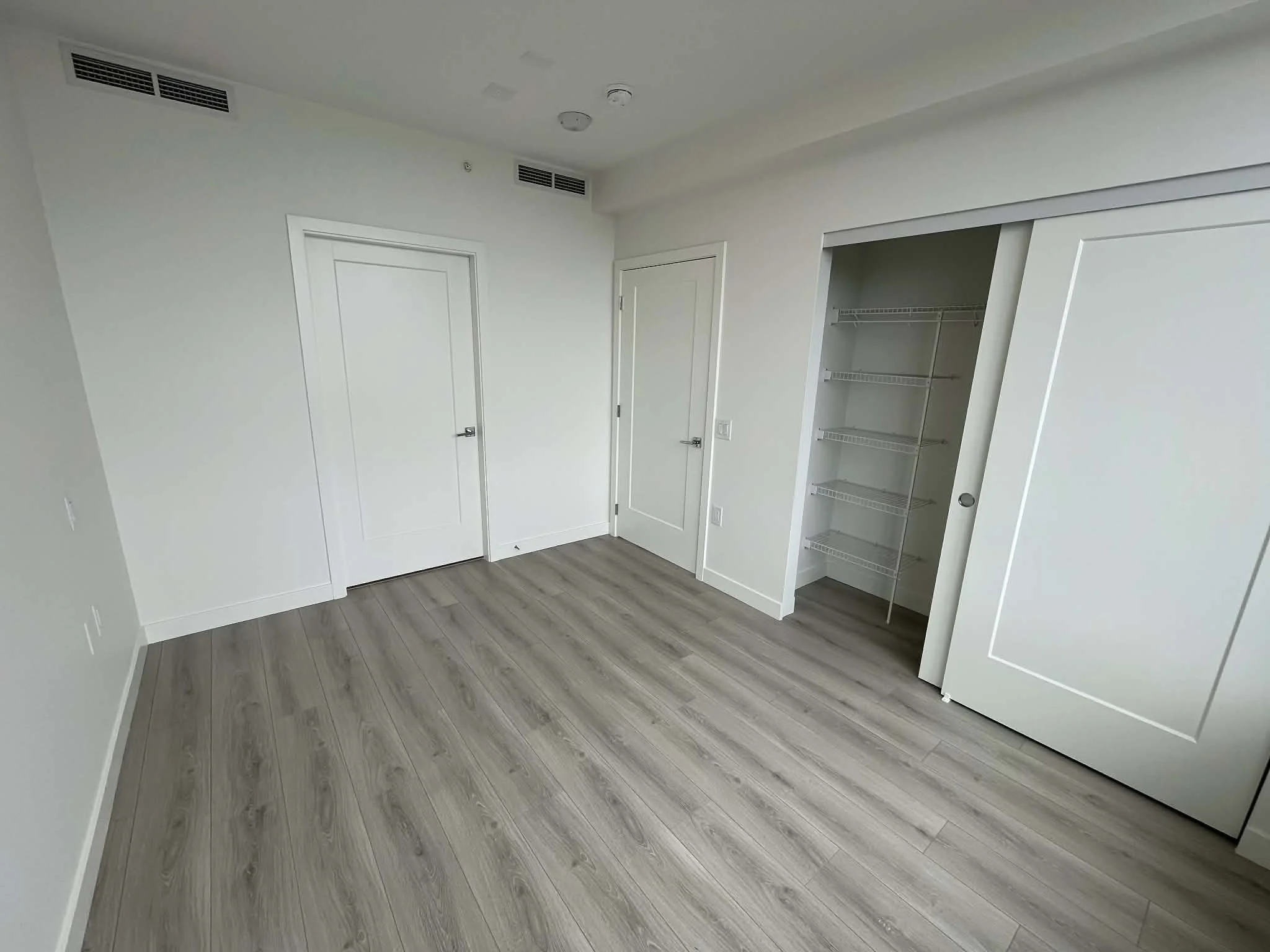 Master Bedroom 03.jpg