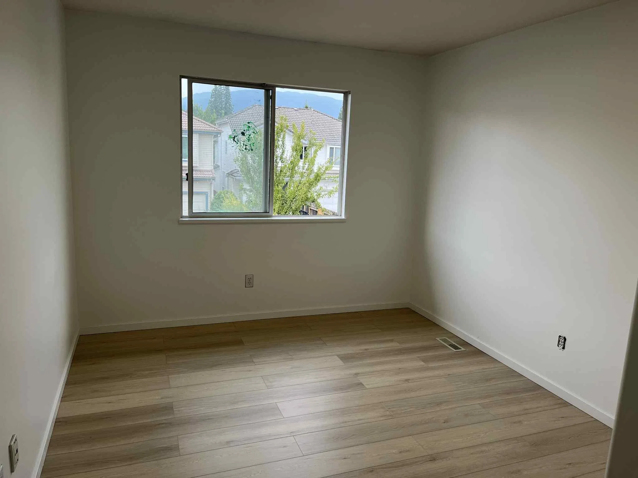 4th bedroom 02.jpg