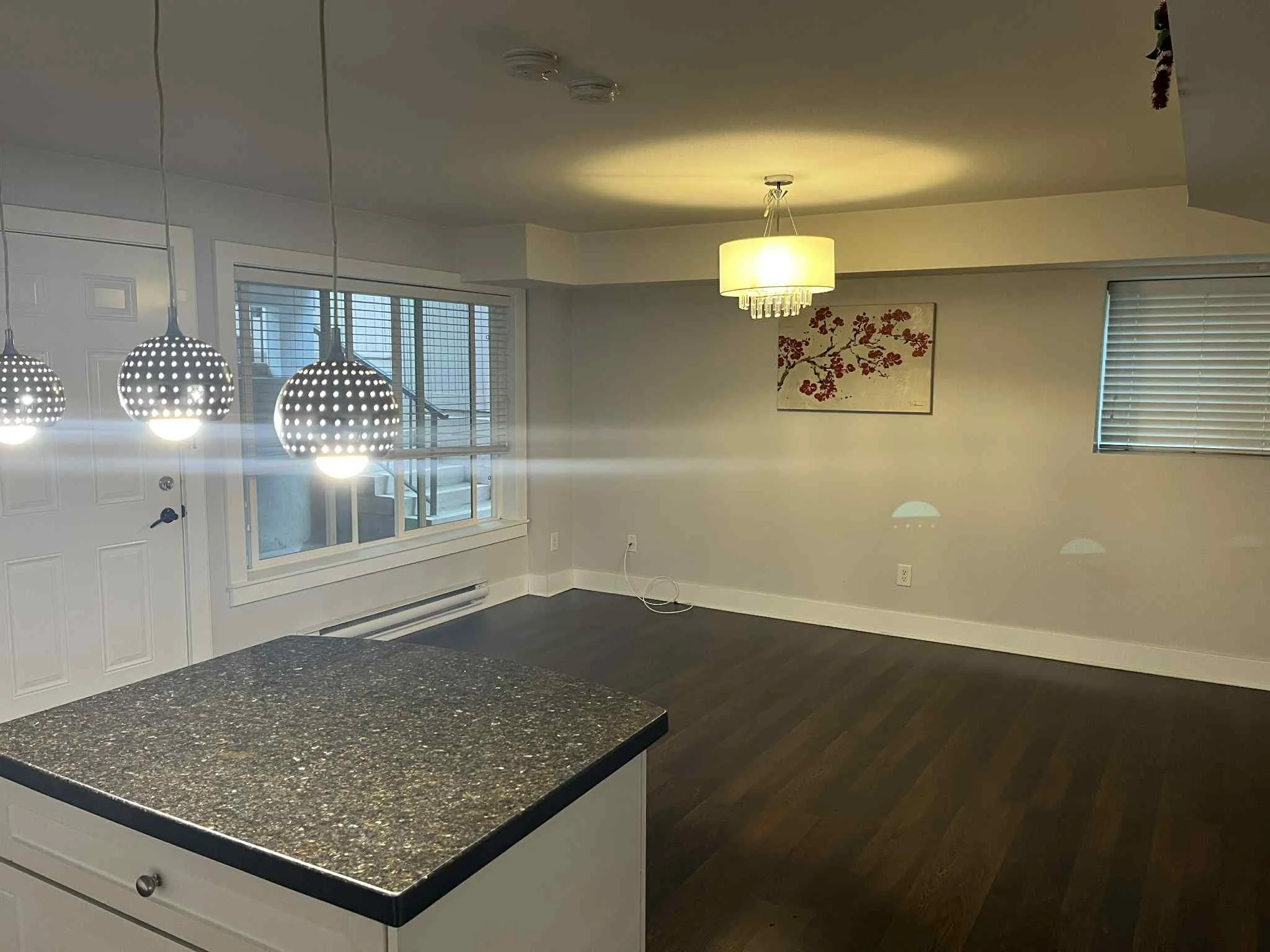 living area 04.jpg