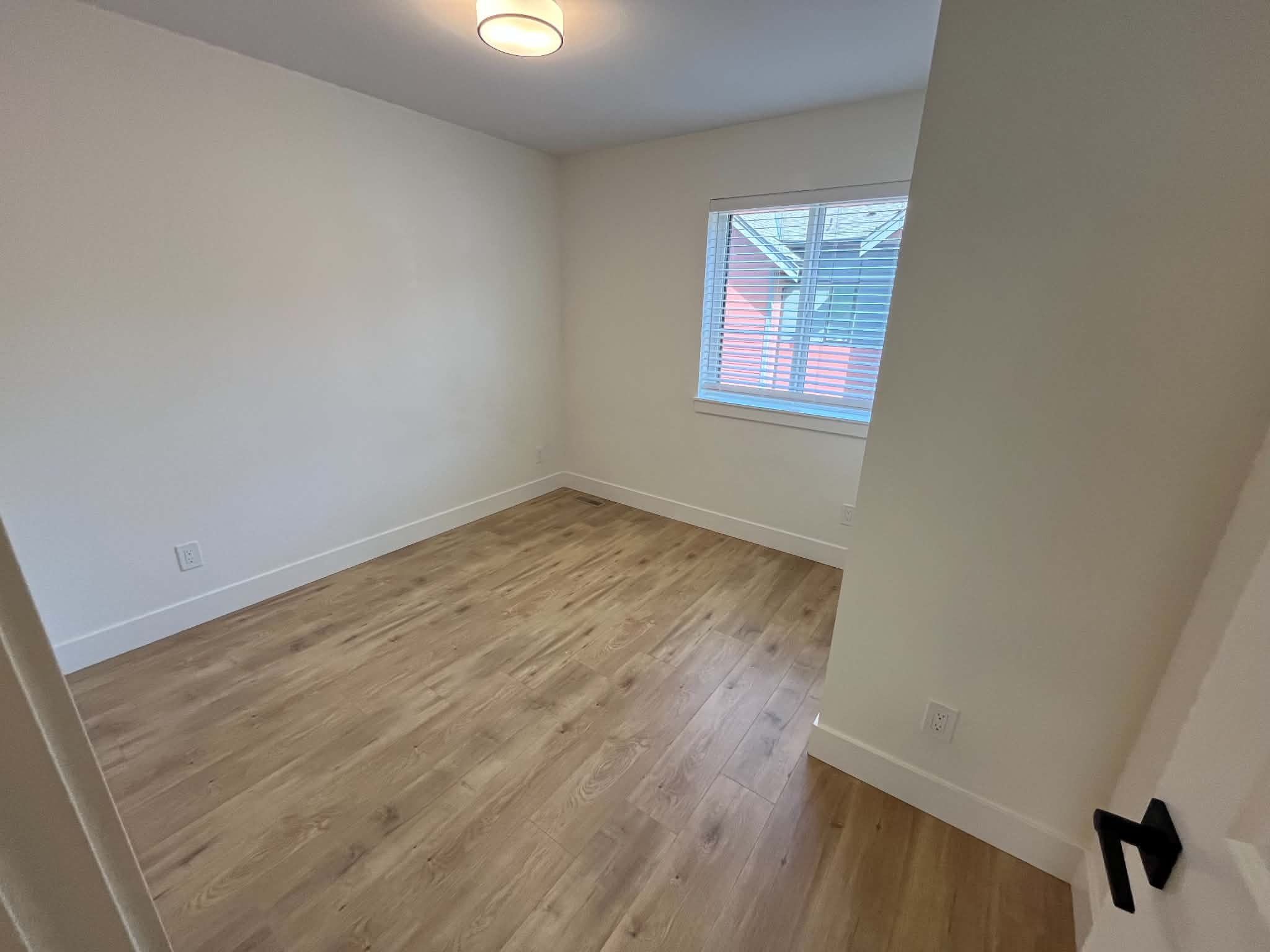3rd bedroom 02.jpg