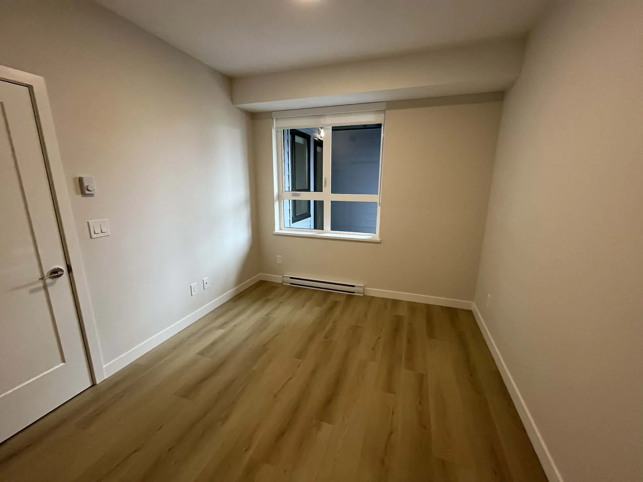 Master Bedroom 04.jpg