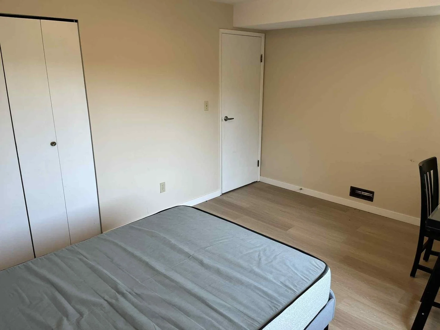 Bedroom 03-4.jpg