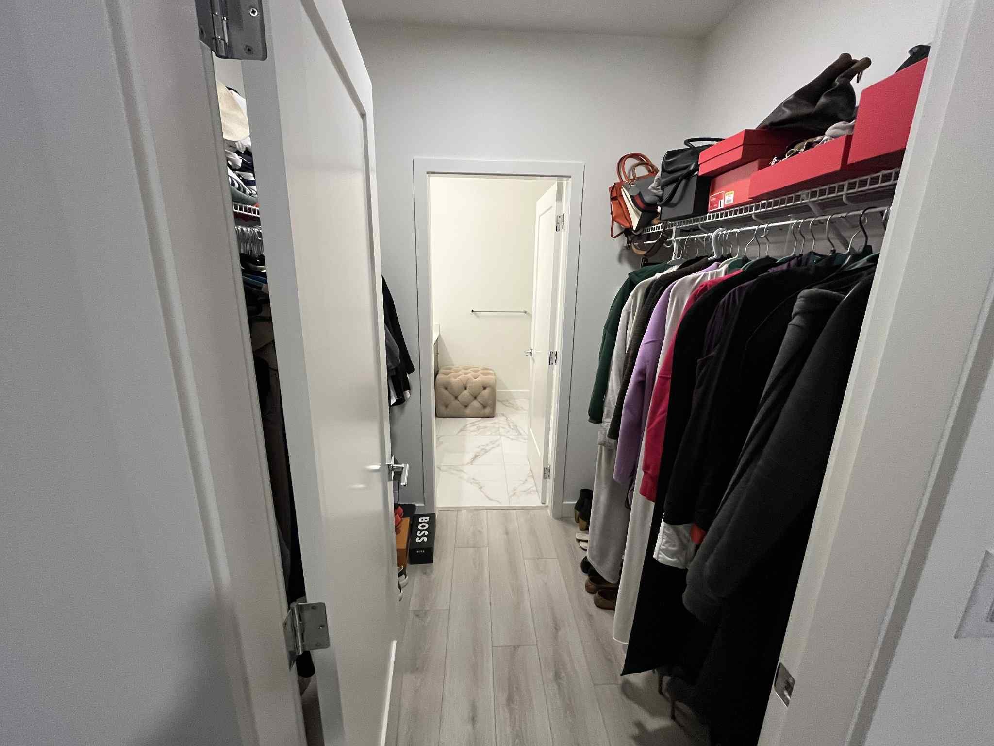 Walk-in Closet.jpg