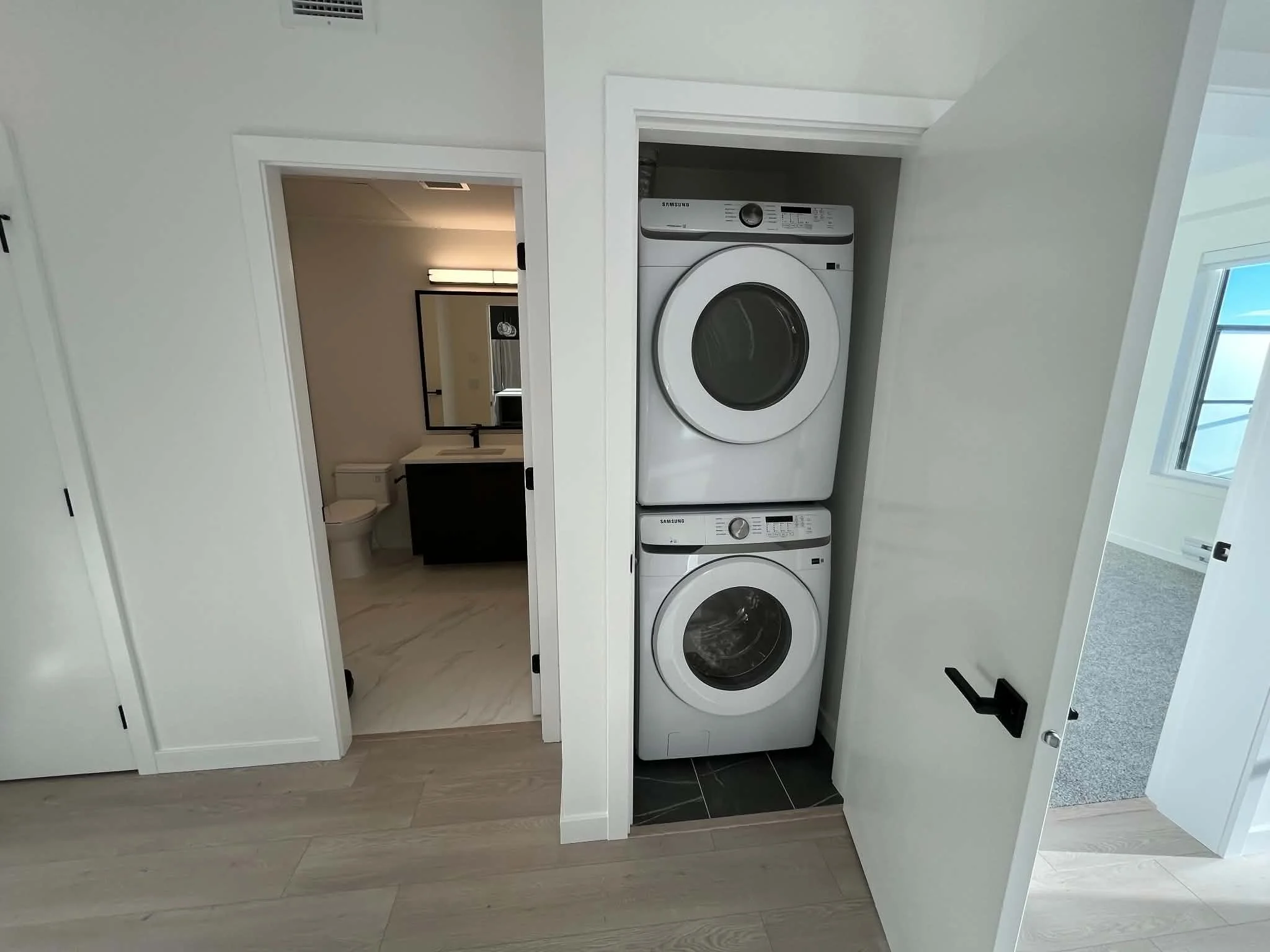 Washer & Dryer.jpg