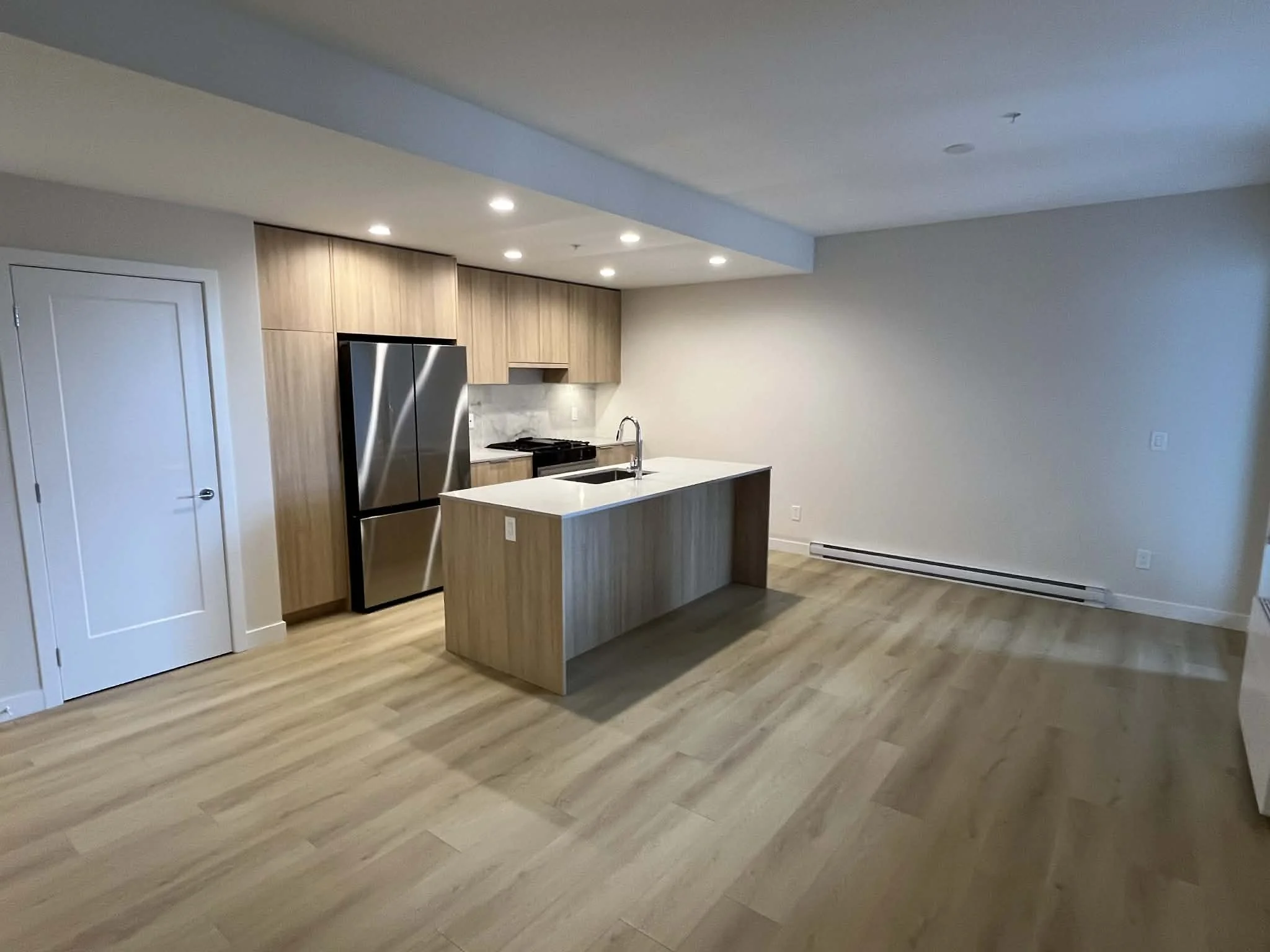 Kitchen and dining 02.jpg