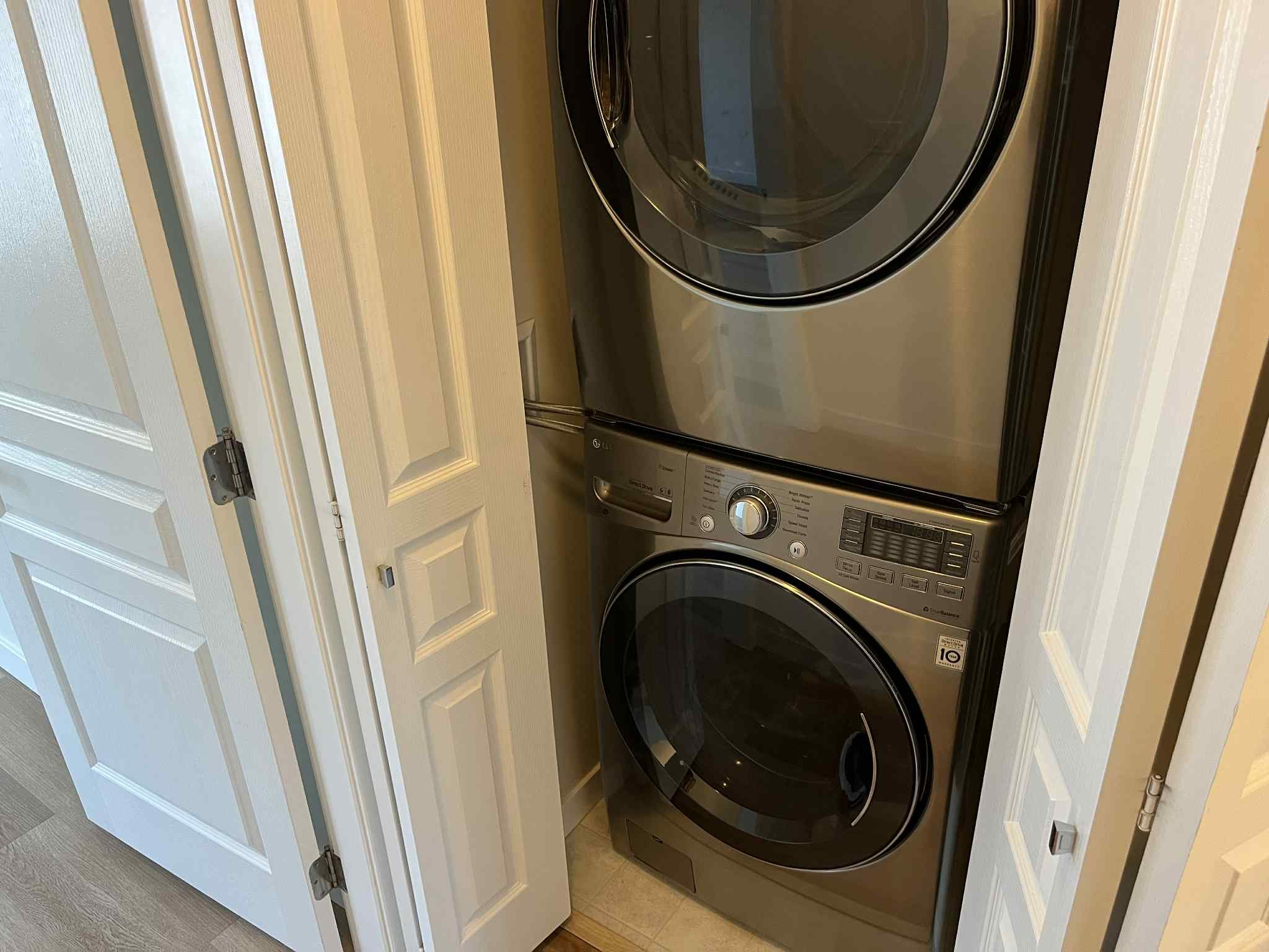 Washer & Dryer.jpg
