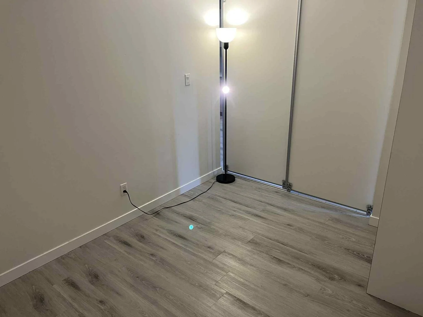 2nd bedroom 04.jpg