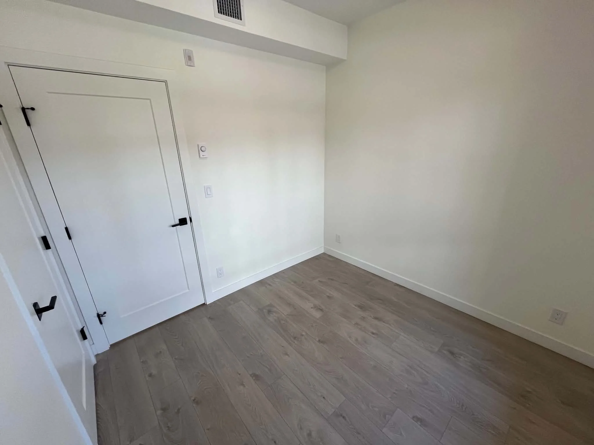 2nd bedroom.jpg