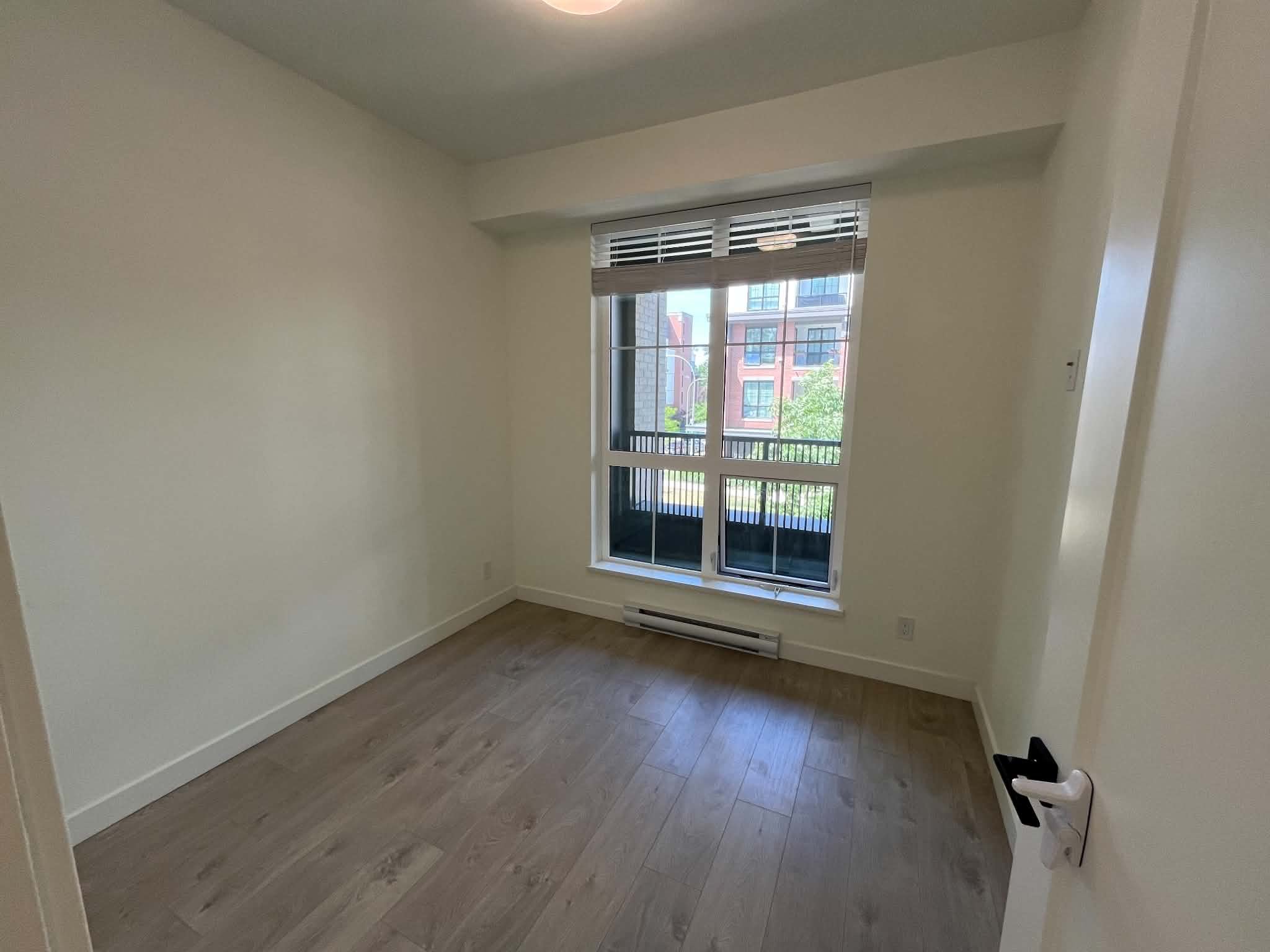 2nd bedroom 02.jpg