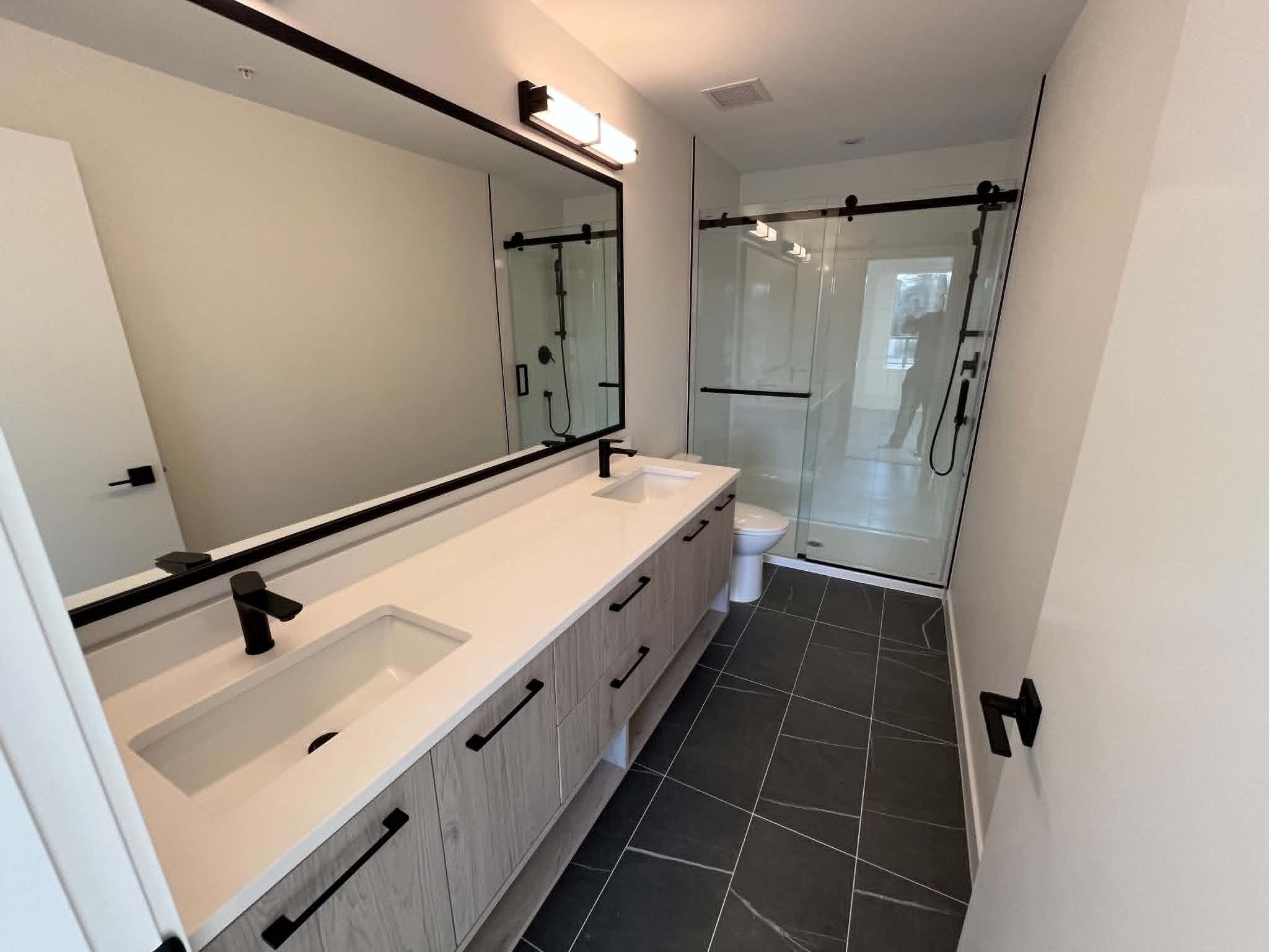 Master Ensuite.jpg