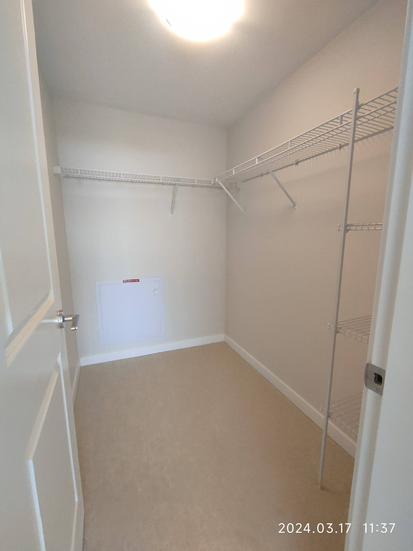 Walk-in Closet.jpg