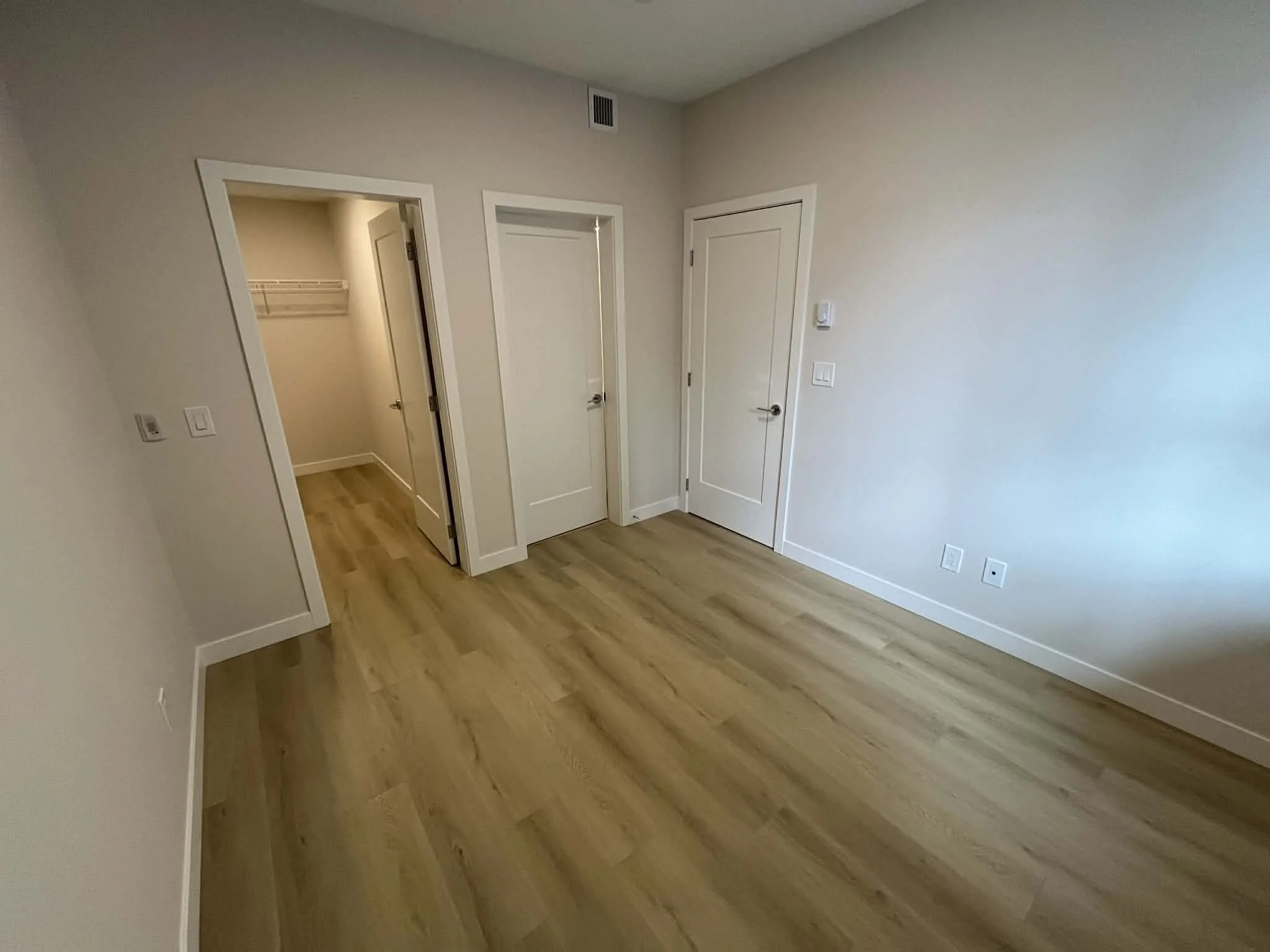 Master Bedroom 03.jpg