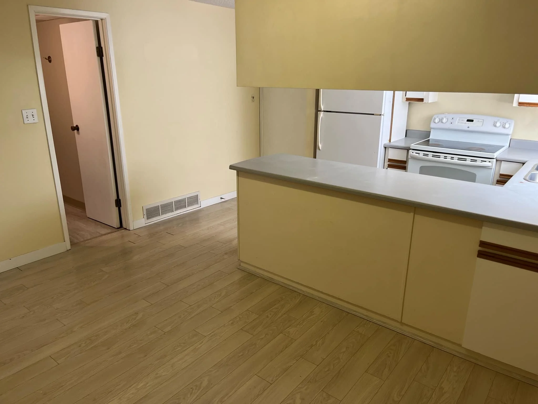 Dining area 03.jpg
