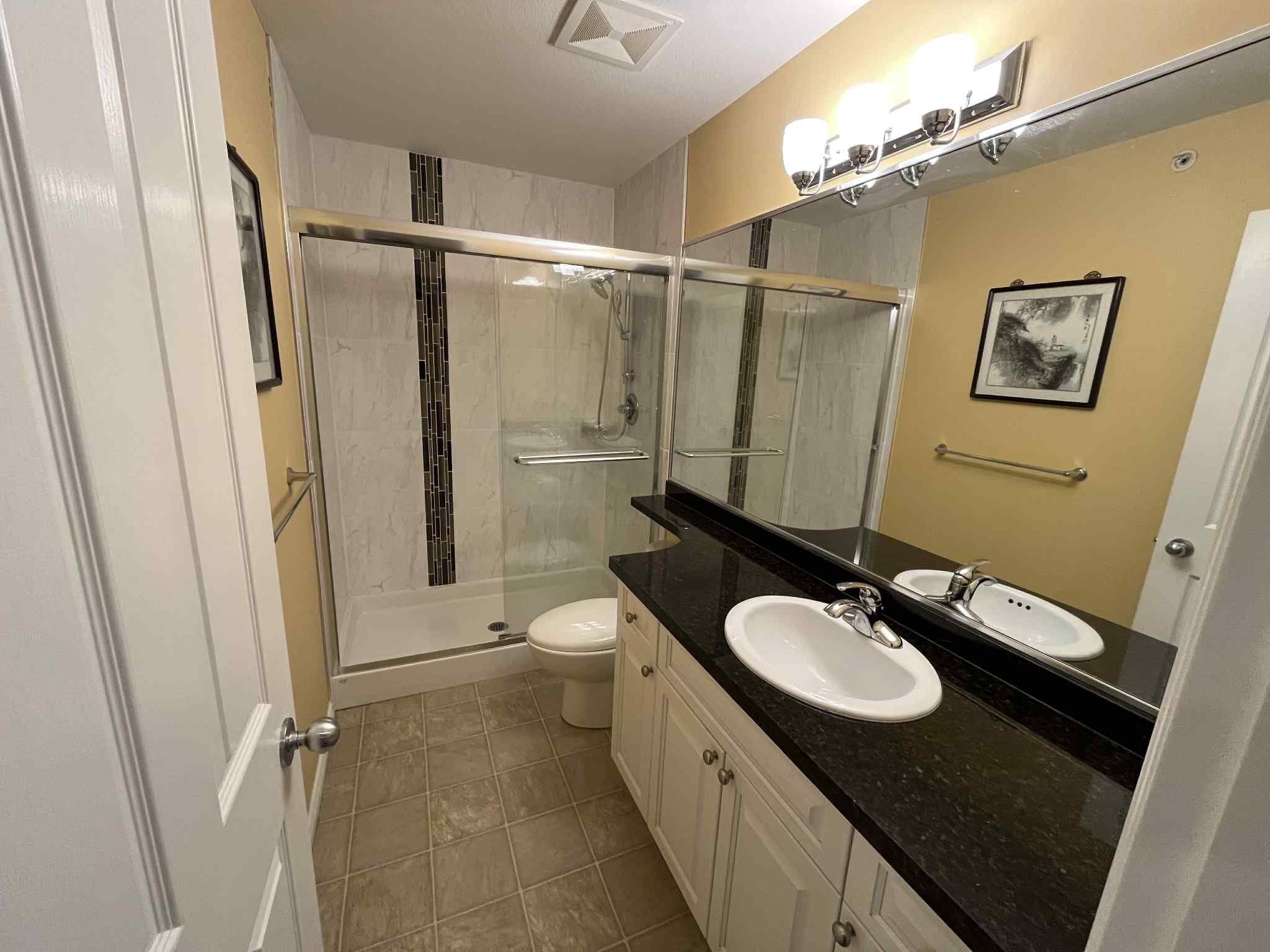 Main bathroom upstairs.jpg