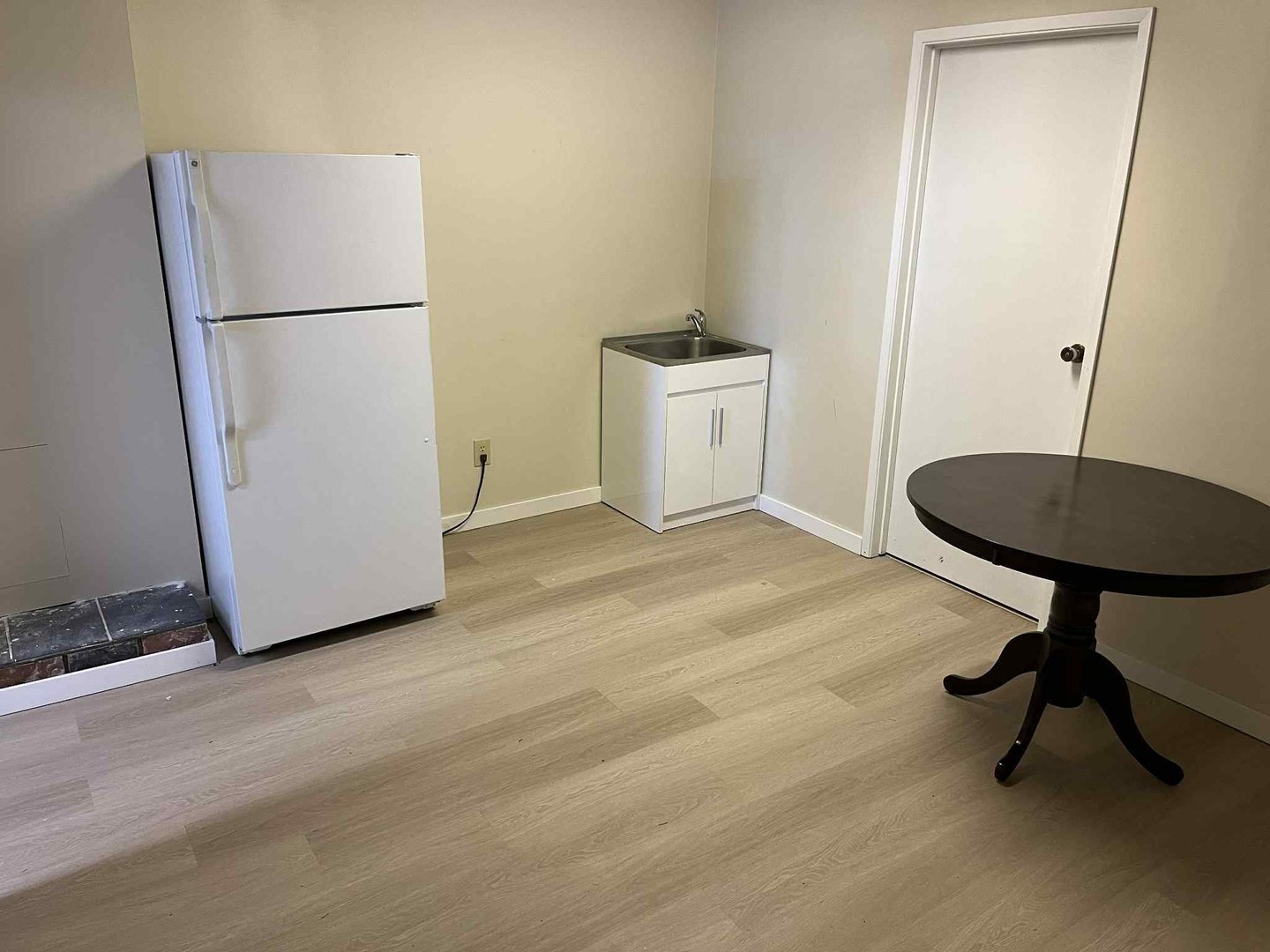 Living area 01.jpg