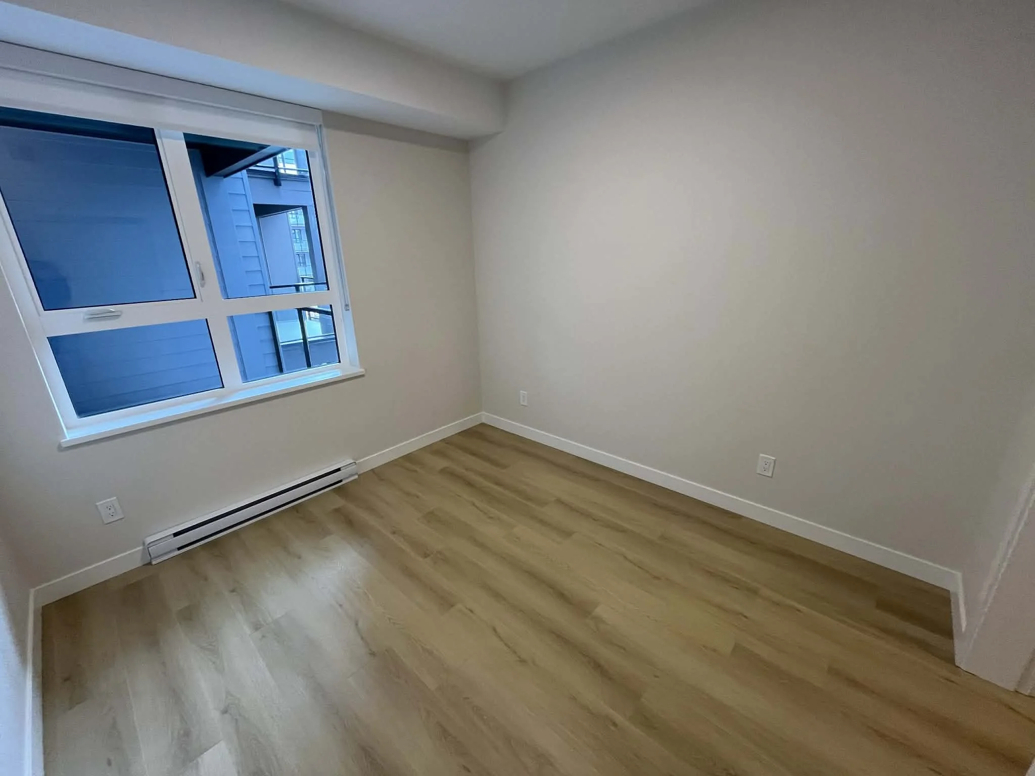 Master Bedroom 02.jpg