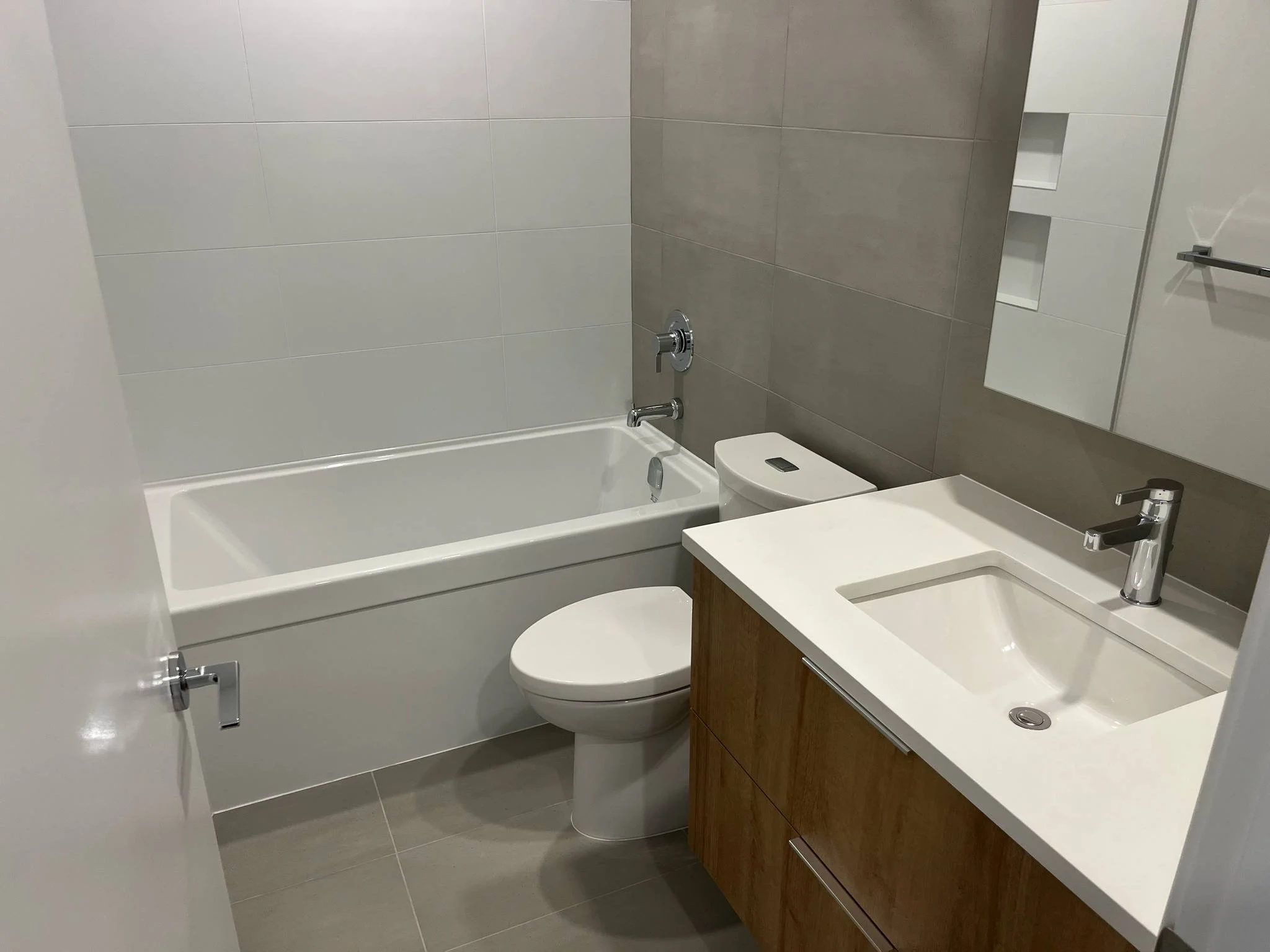 Hallway Bathroom.jpg