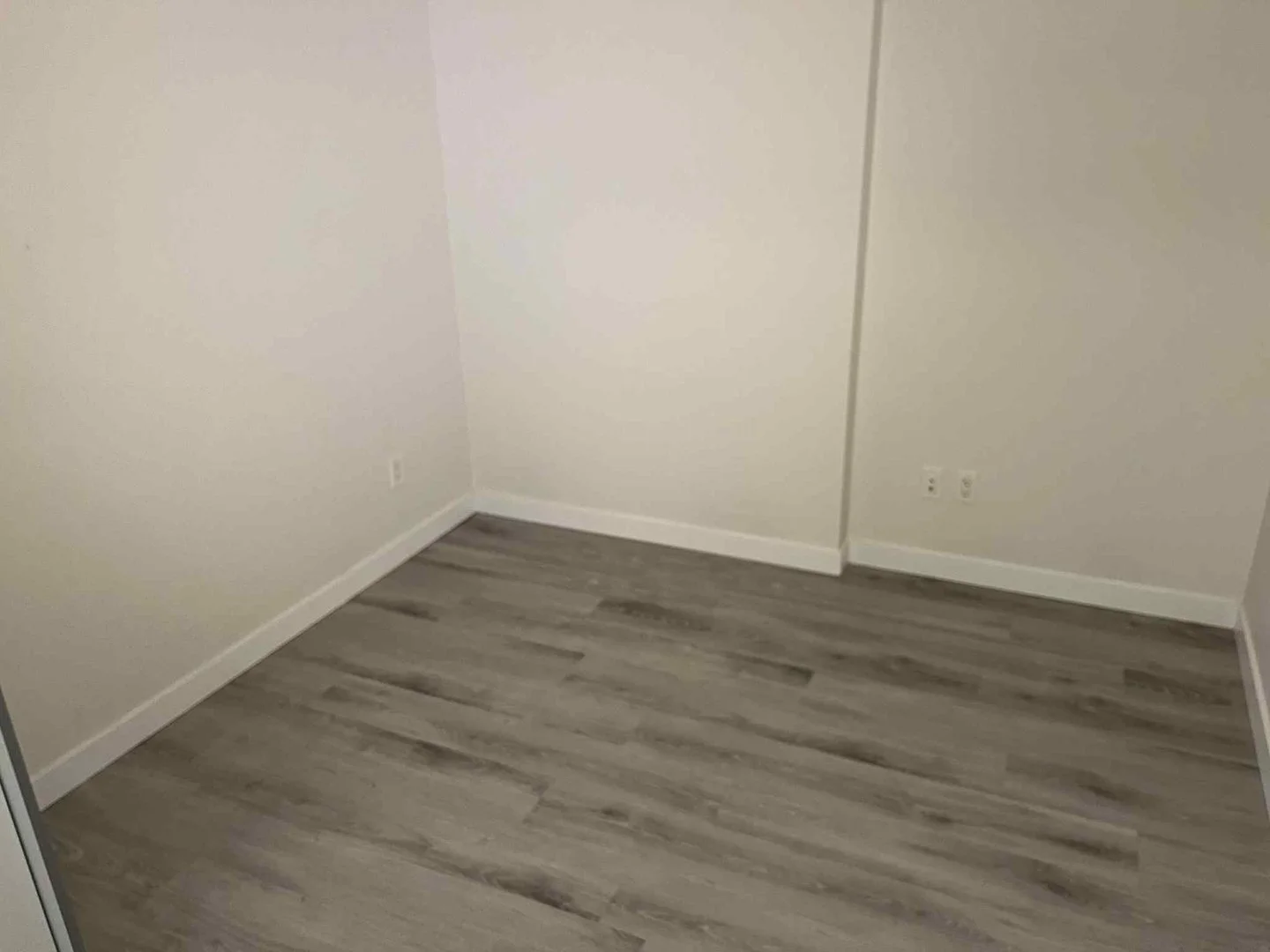 2nd bedroom 02.jpg