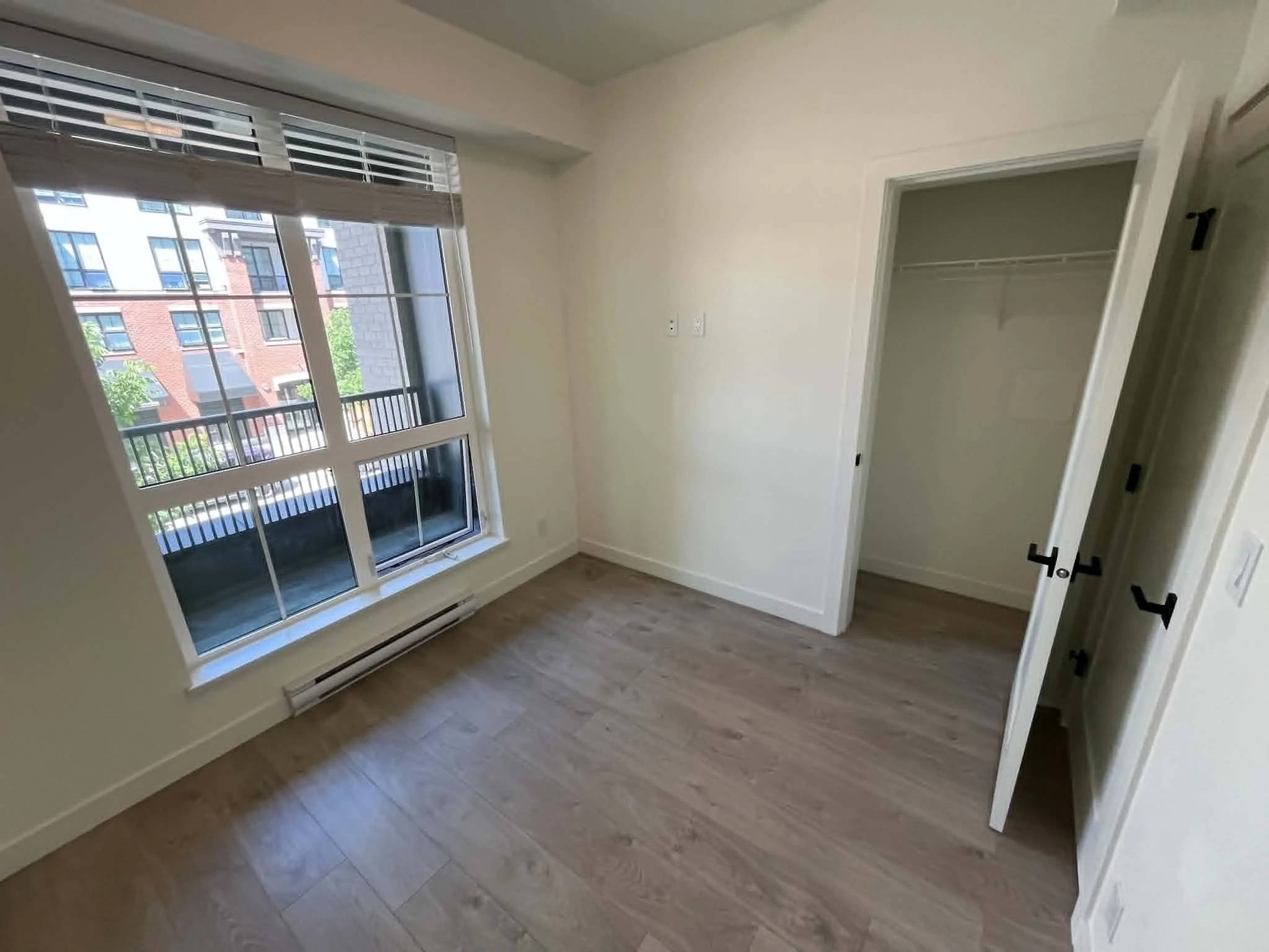 2nd bedroom 03.jpg