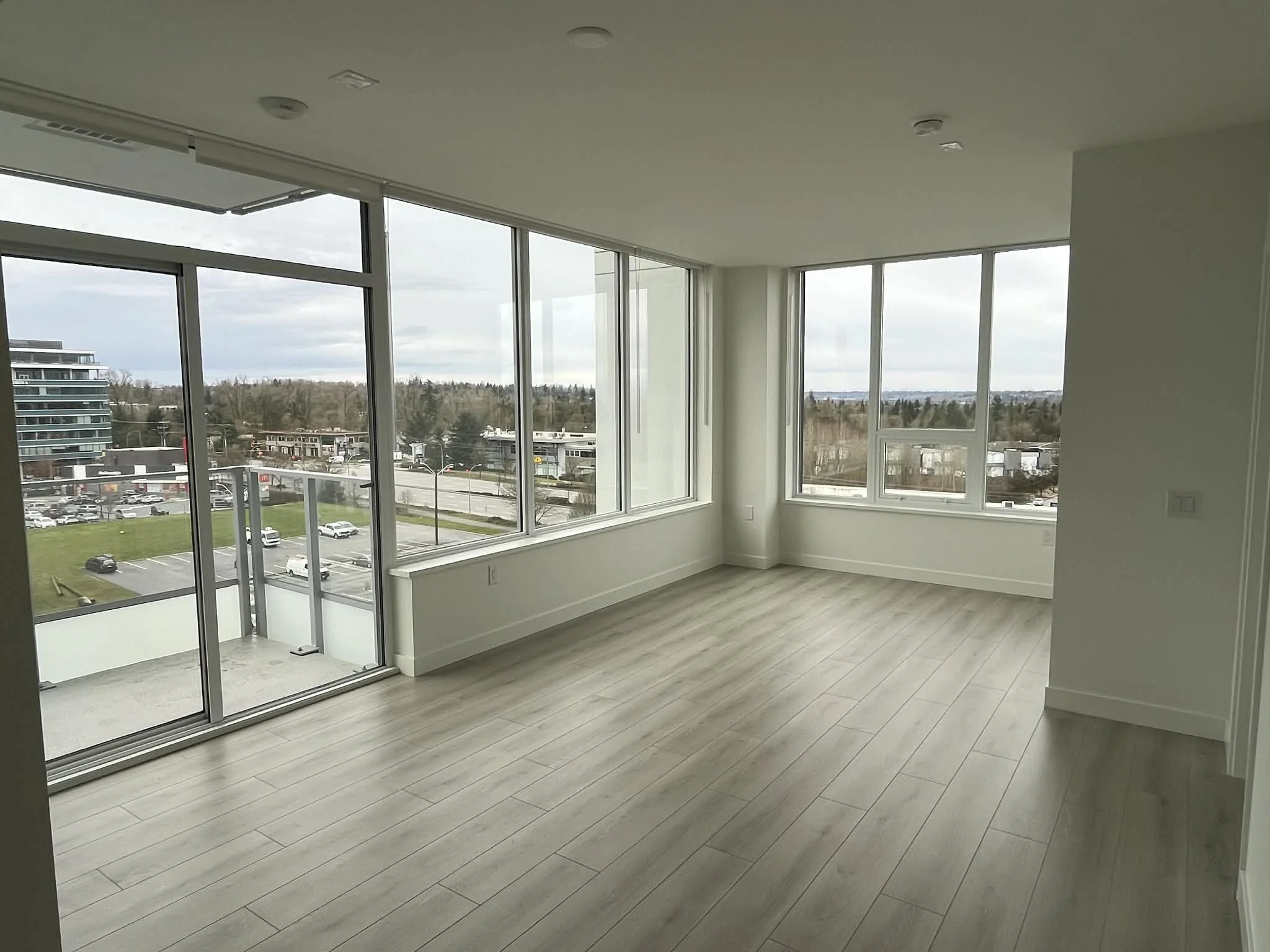 Living area and dining area.jpg