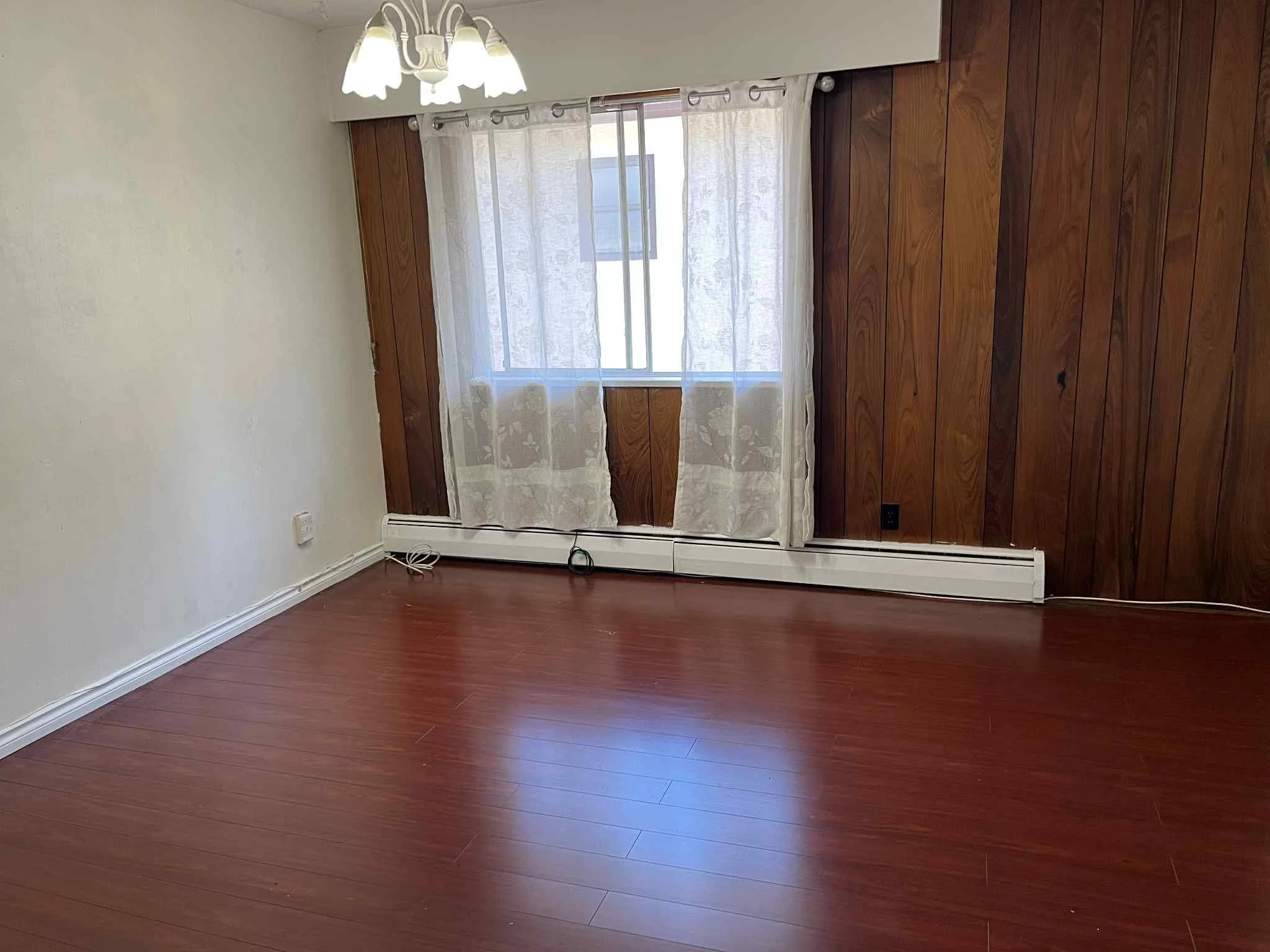Living Room 02.jpg