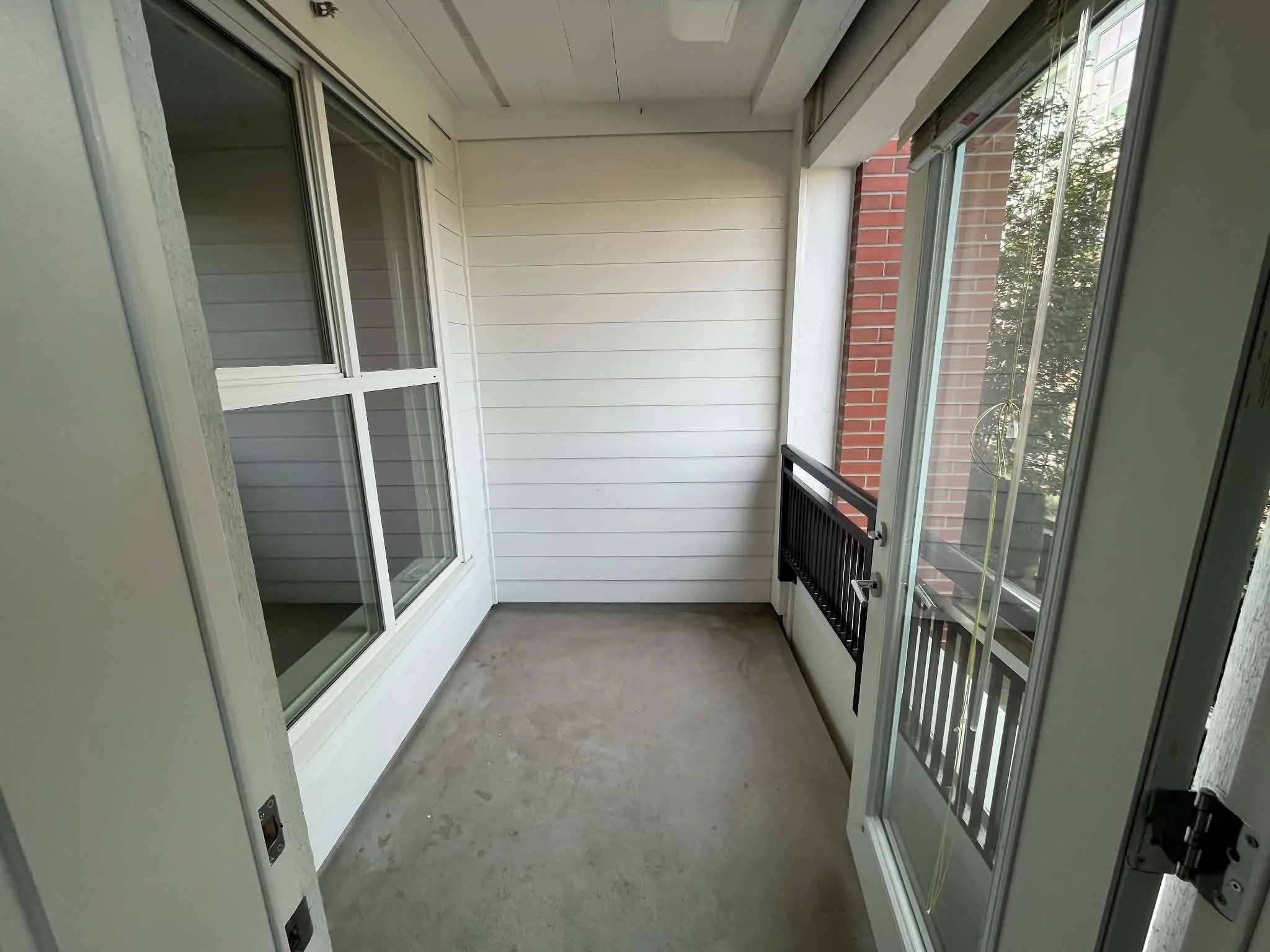 Balcony 02.jpeg