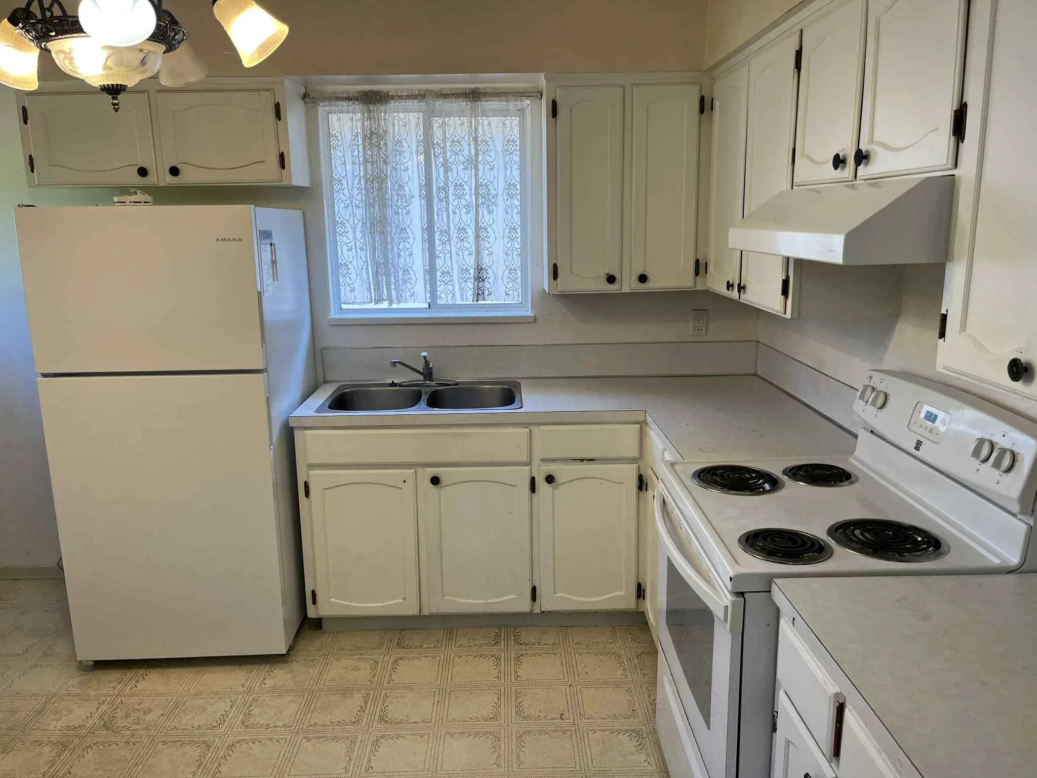 kitchen 02.jpg