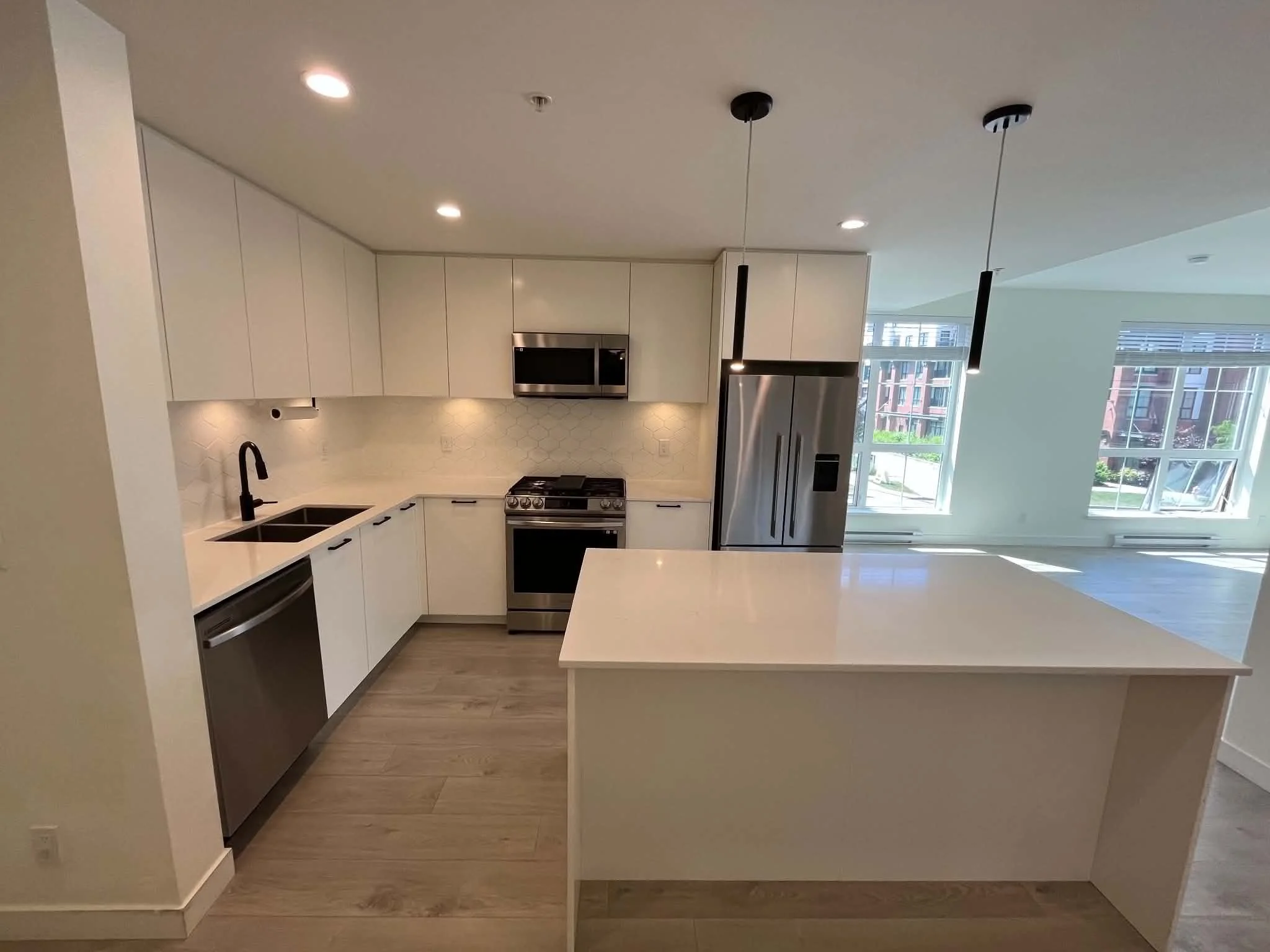 kitchen 04.jpg