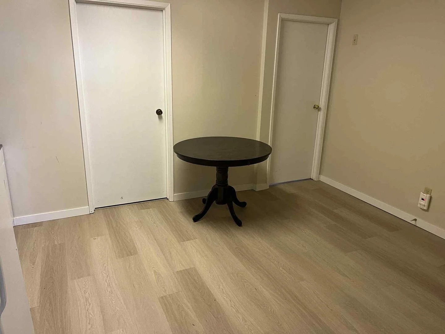 Living area 02.jpg