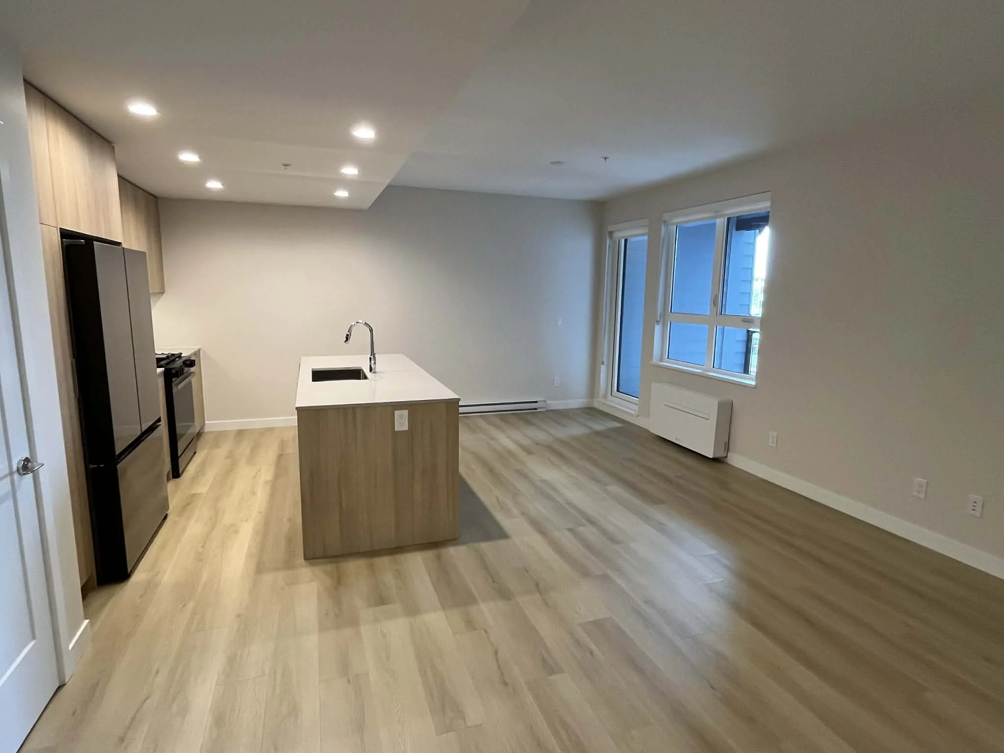 Kitchen and dining 04.jpg