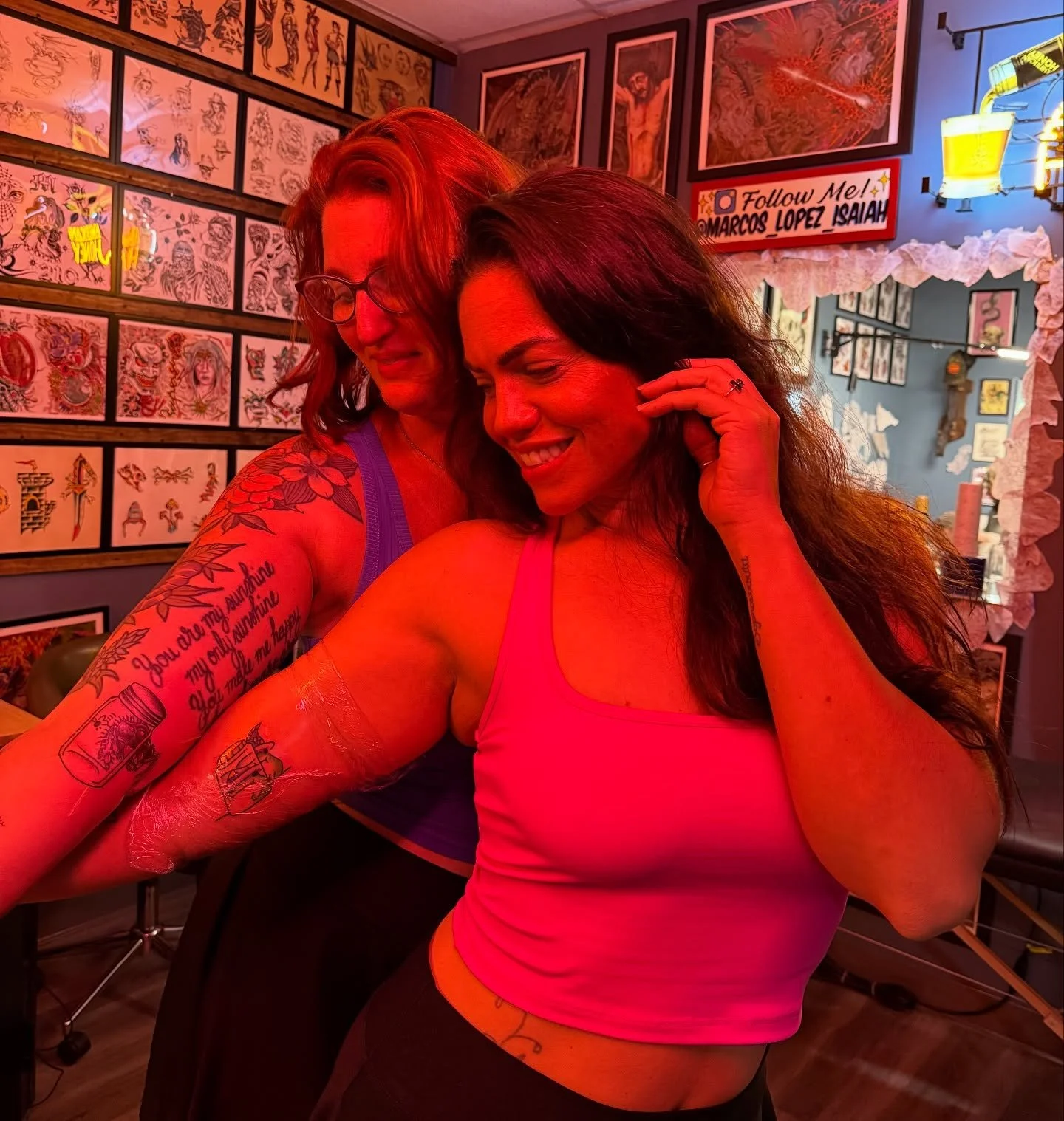 Animals peeking through mason jars? We&rsquo;re into it. Want to add a witch hat? Okay! 

Your ideas keep us inspired. Let us know what you want and we&rsquo;ll make it happen.

All stories, all styles🖤

#georgetowntattooartist #georgetowntxtattoo #