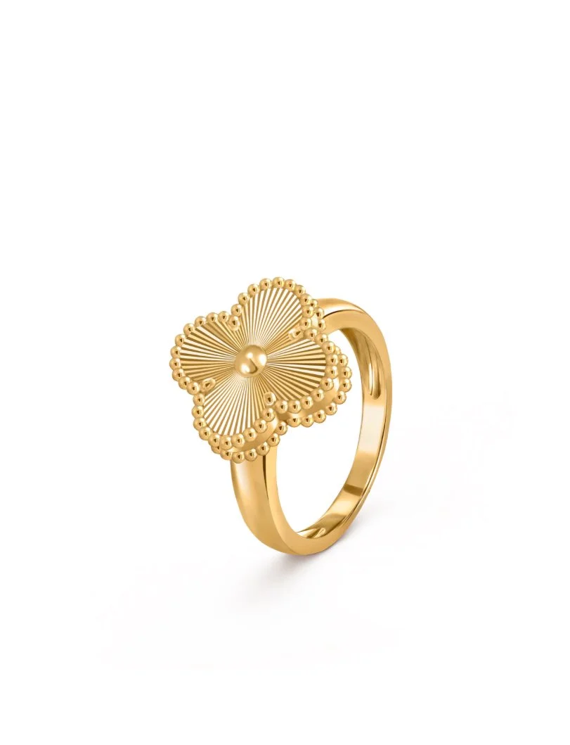 Clover ring