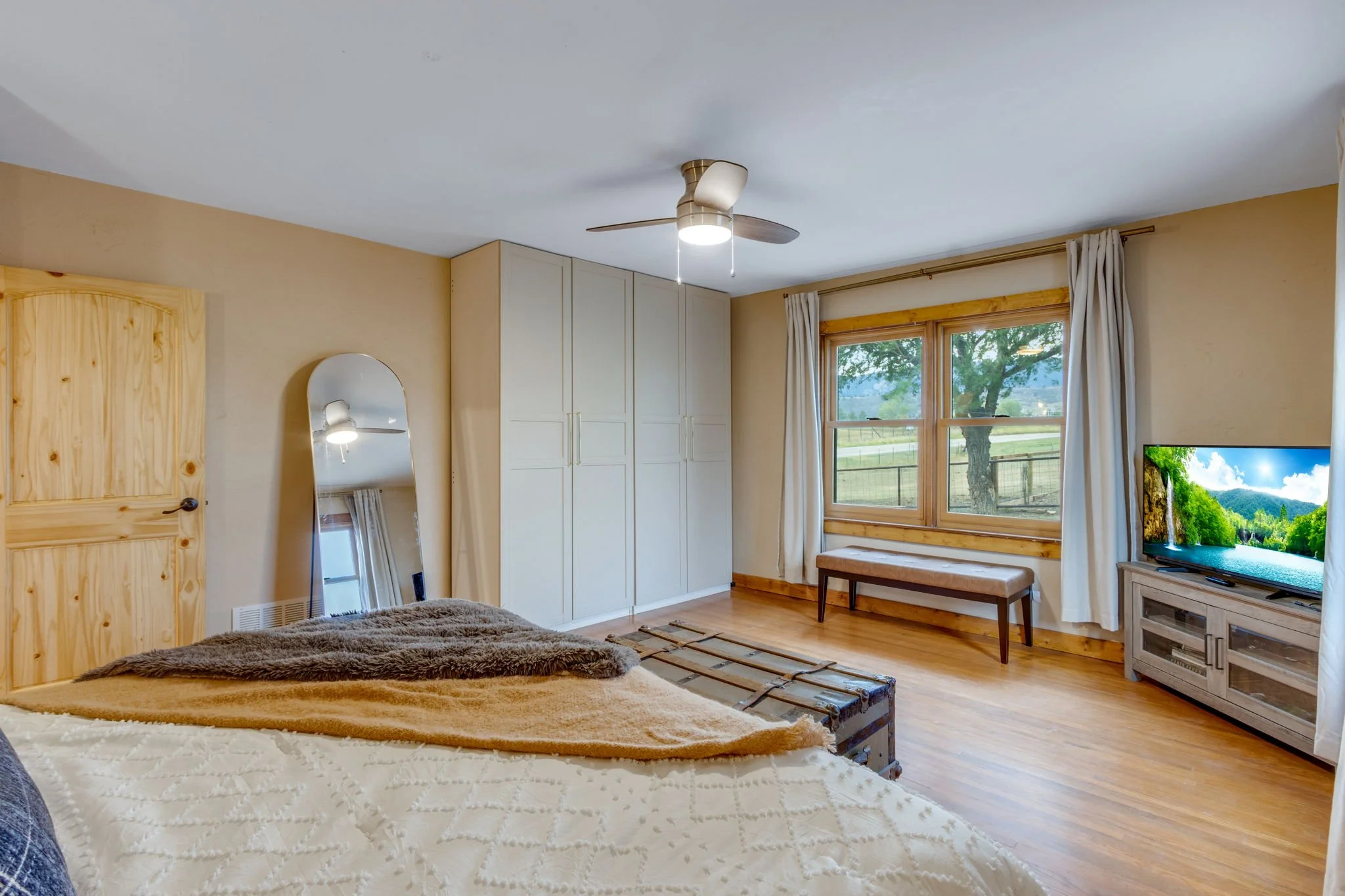 43-web-or-mls-3140-laporte-ave.jpg