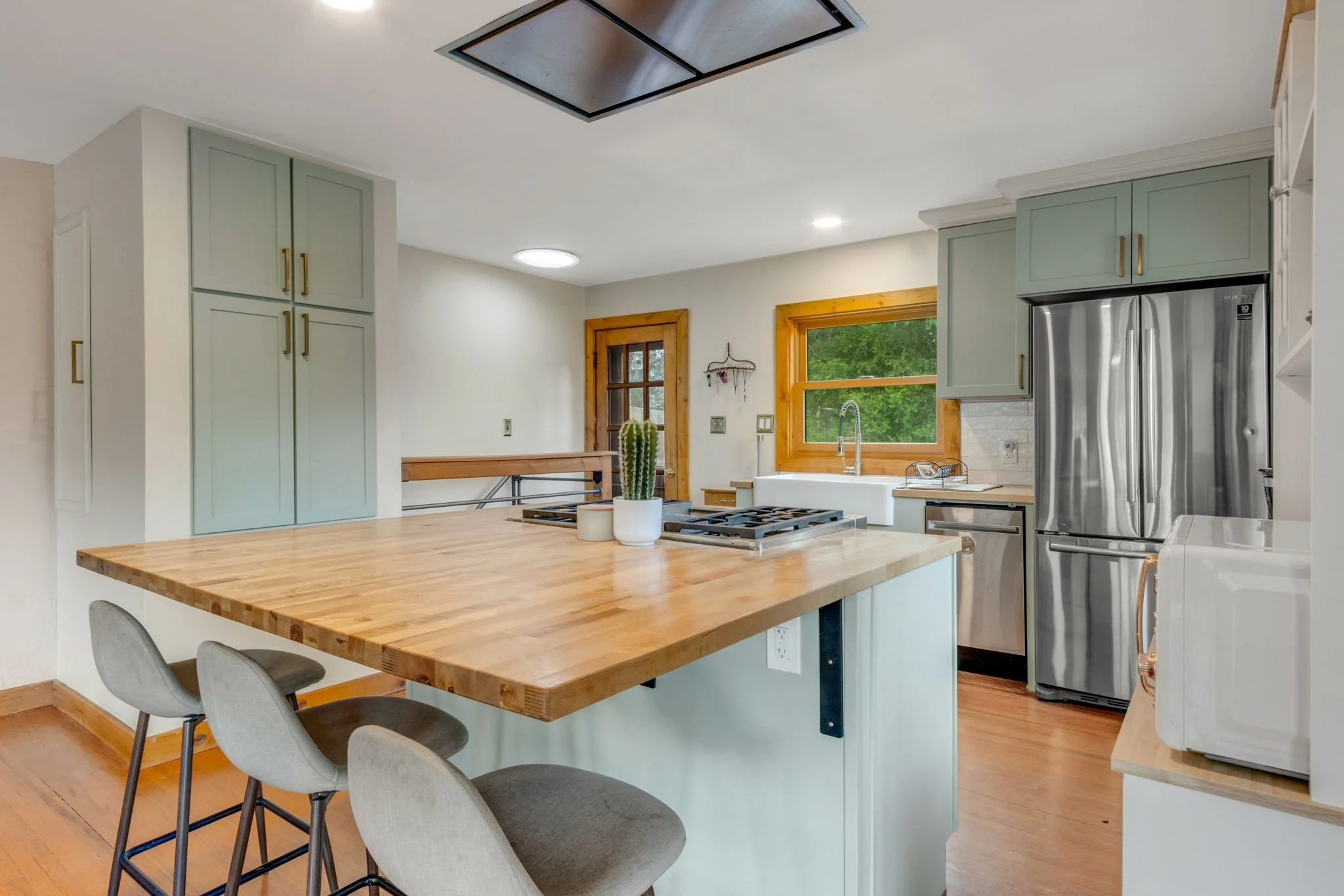 34-web-or-mls-3140-laporte-ave.jpg