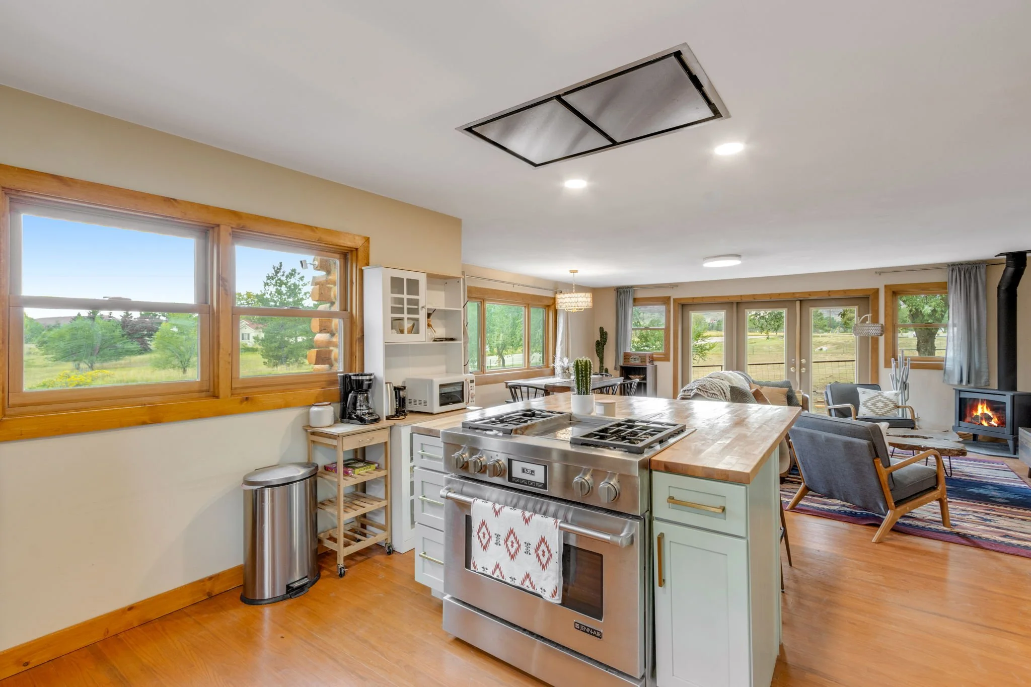 36-web-or-mls-3140-laporte-ave.jpg