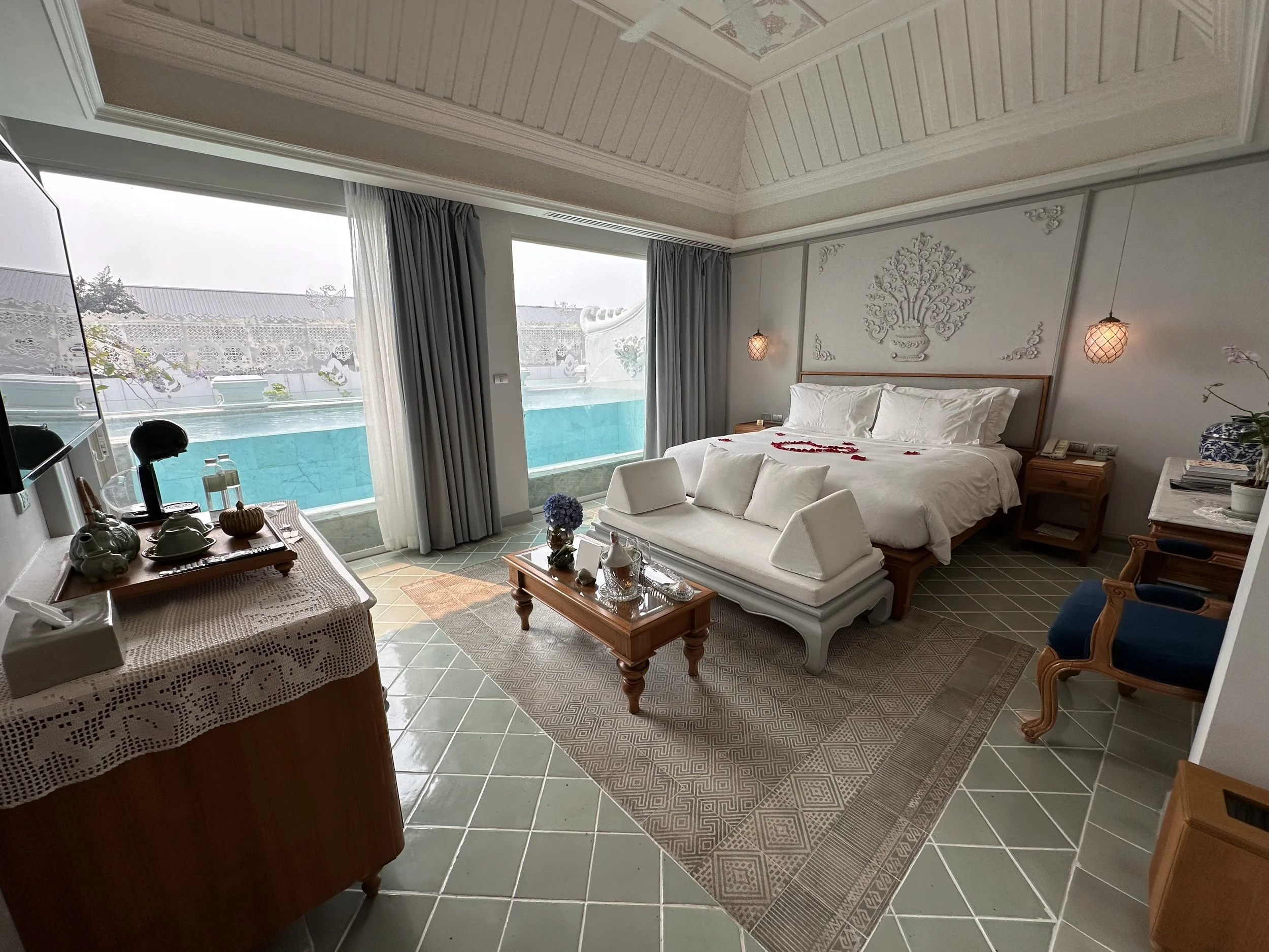 Suite in Inside House 